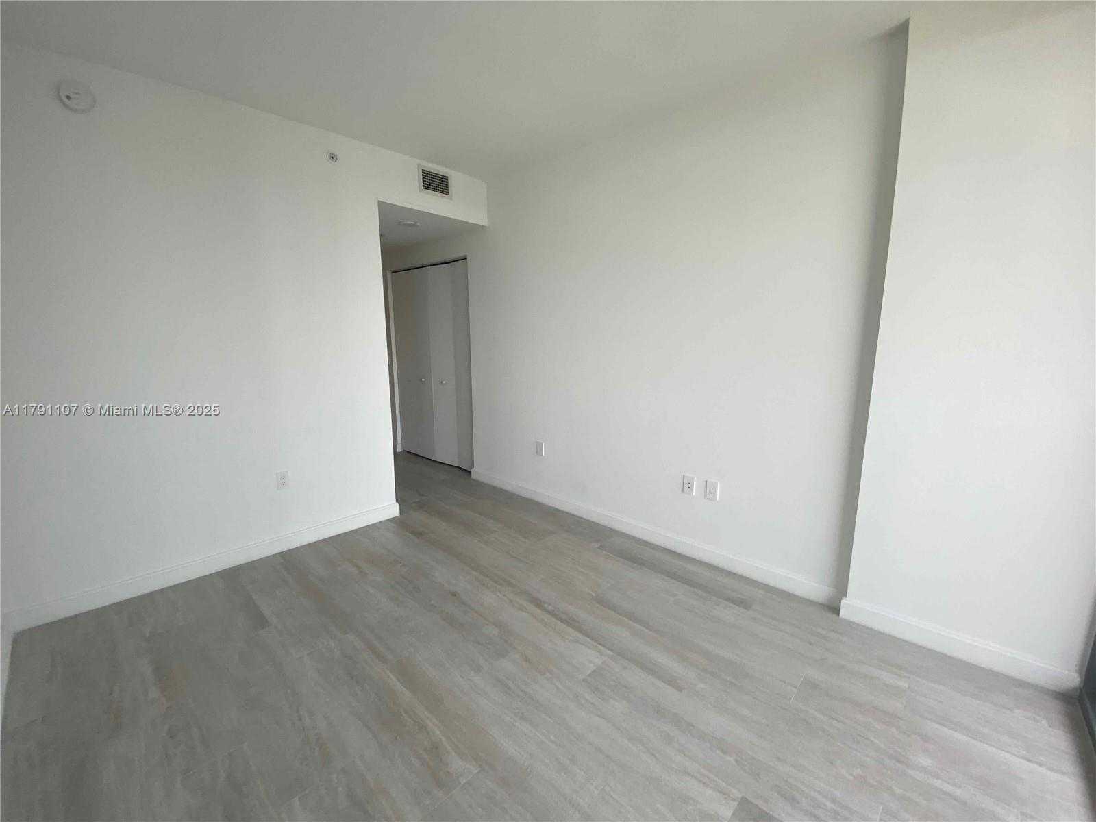 Small Image of 45 SOUTH WEST 9TH ST #3703, Miami Number 15