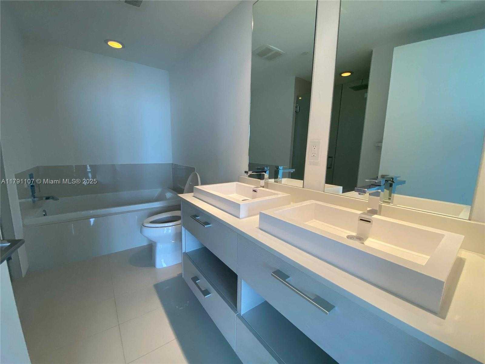 Small Image of 45 SOUTH WEST 9TH ST #3703, Miami Number 18