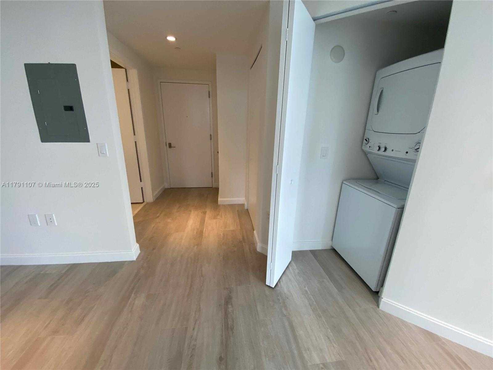 Small Image of 45 SOUTH WEST 9TH ST #3703, Miami Number 30