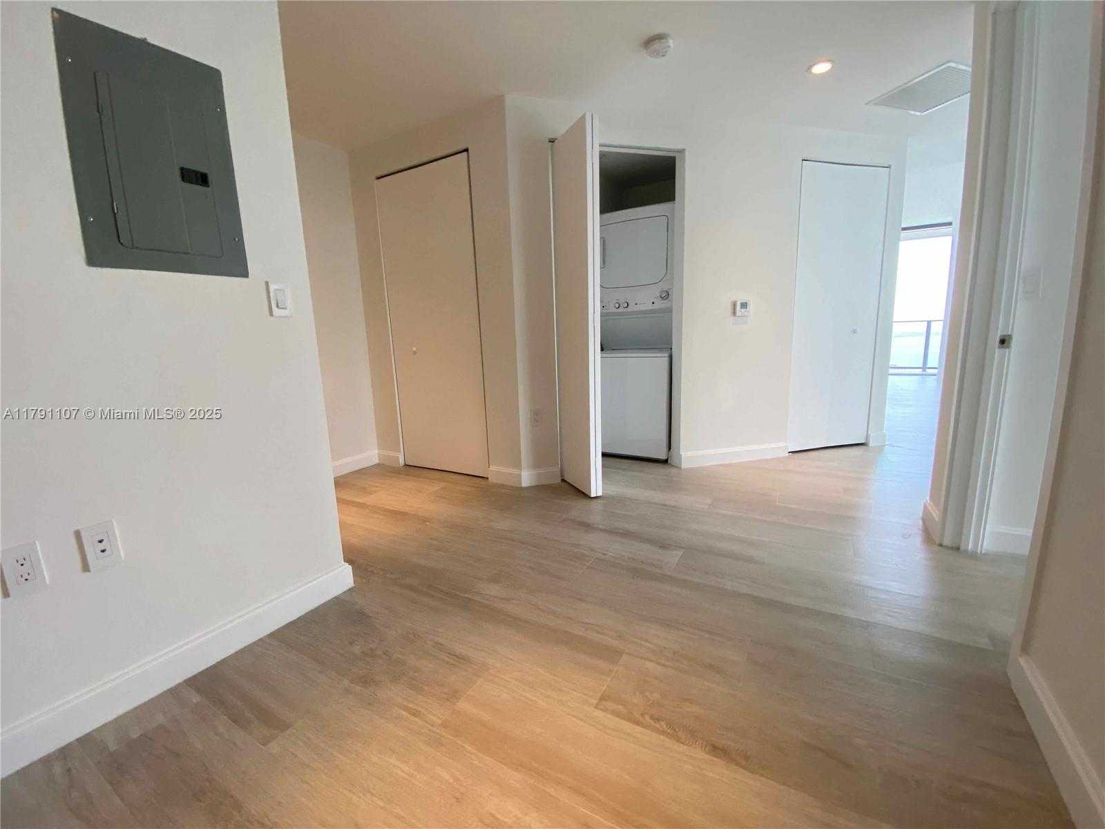 Small Image of 45 SOUTH WEST 9TH ST #3703, Miami Number 31