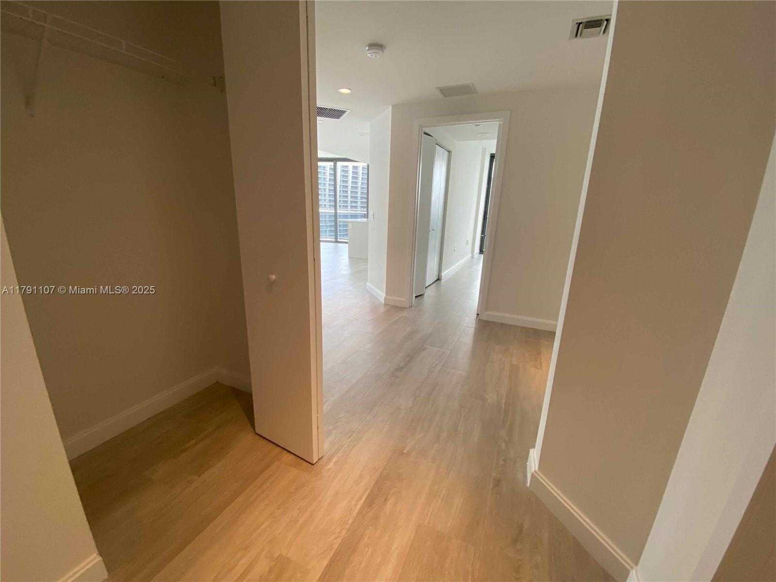Small Image of 45 SOUTH WEST 9TH ST #3703, Miami Number 32