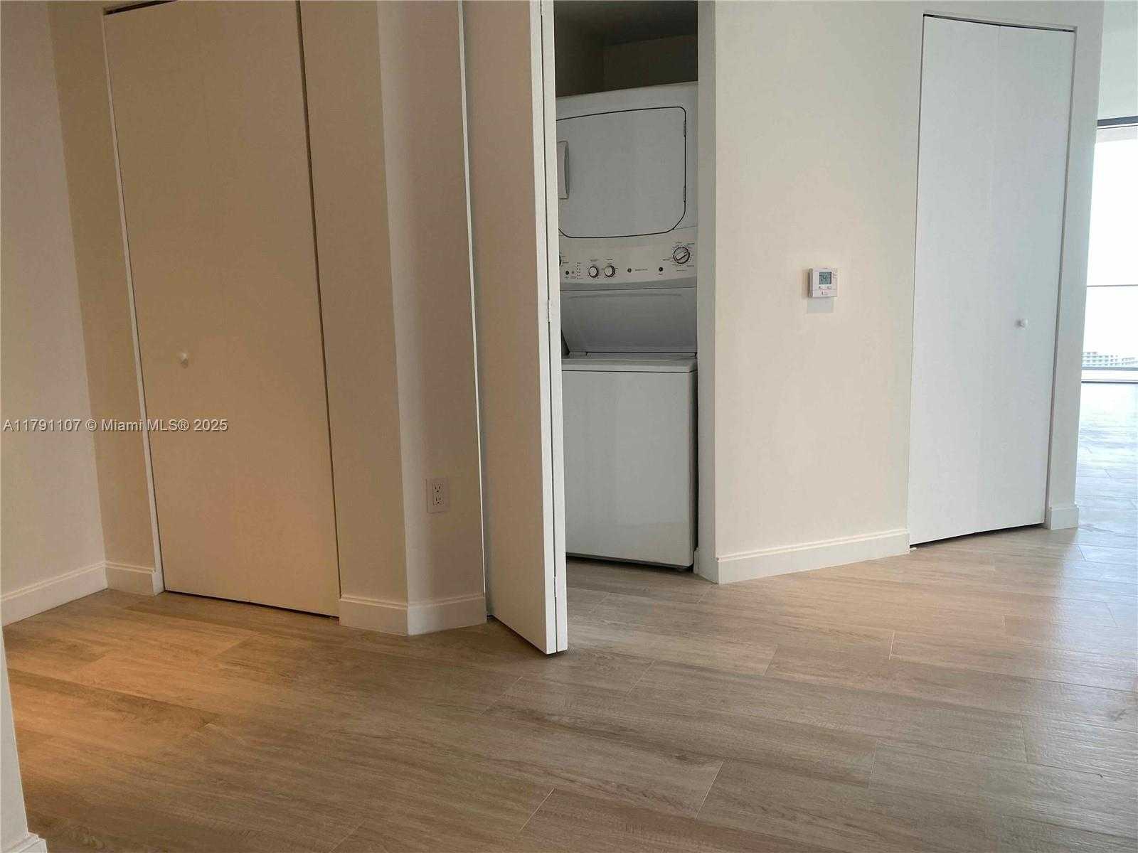 Small Image of 45 SOUTH WEST 9TH ST #3703, Miami Number 37