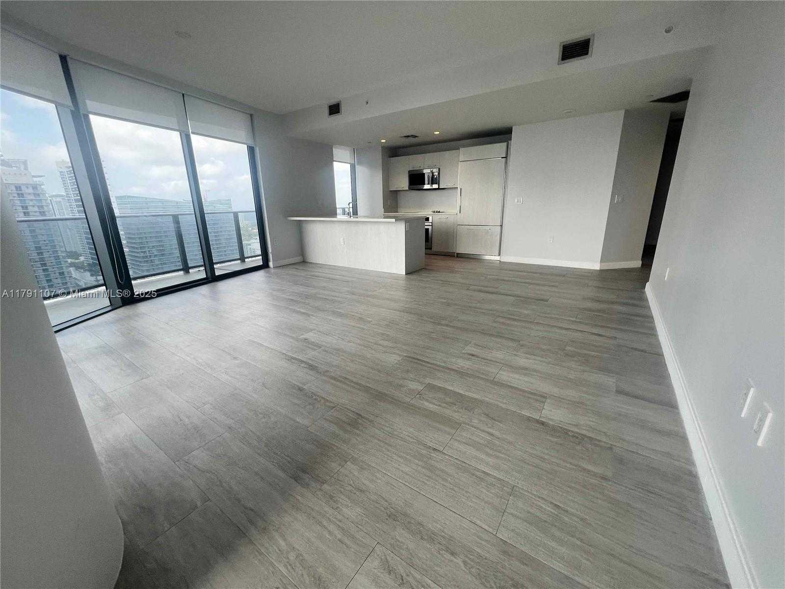 Small Image of 45 SOUTH WEST 9TH ST #3703, Miami Number 4