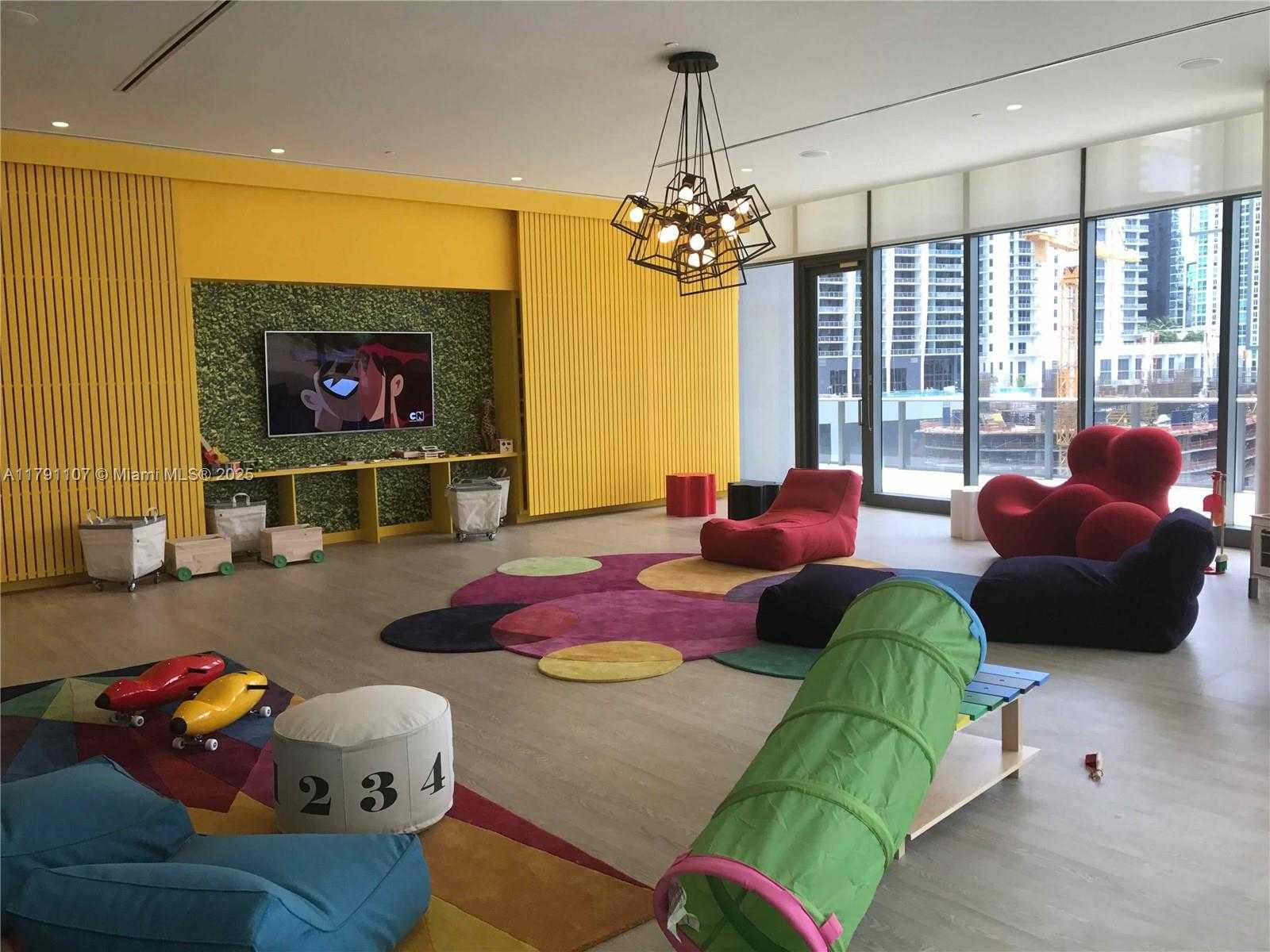 Small Image of 45 SOUTH WEST 9TH ST #3703, Miami Number 54