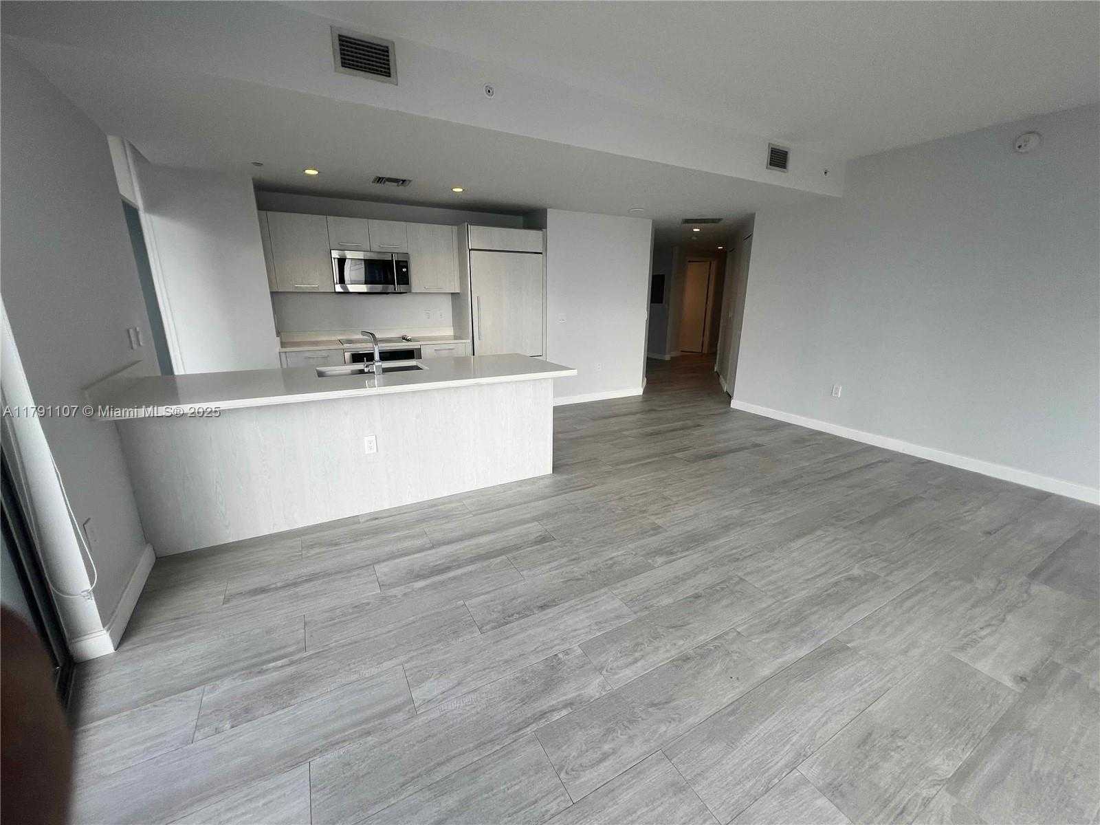 Small Image of 45 SOUTH WEST 9TH ST #3703, Miami Number 6