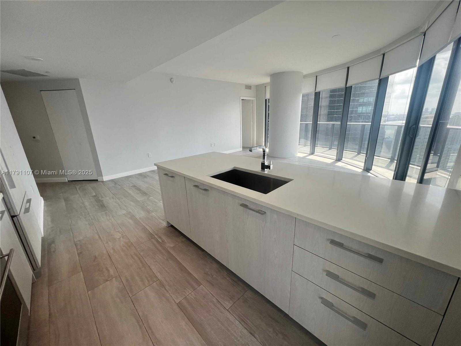 Small Image of 45 SOUTH WEST 9TH ST #3703, Miami Number 8
