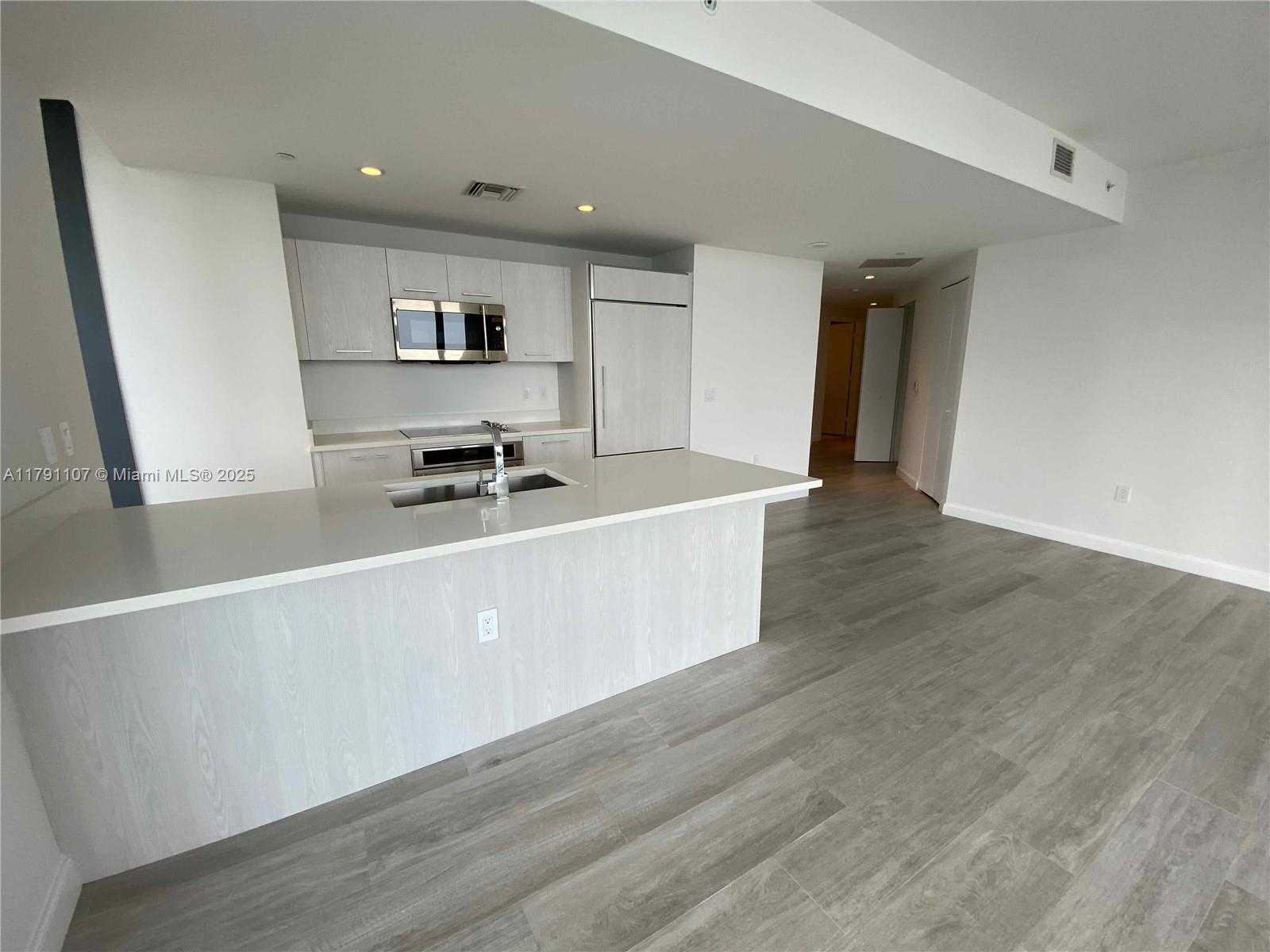 Small Image of 45 SOUTH WEST 9TH ST #3703, Miami Number 9
