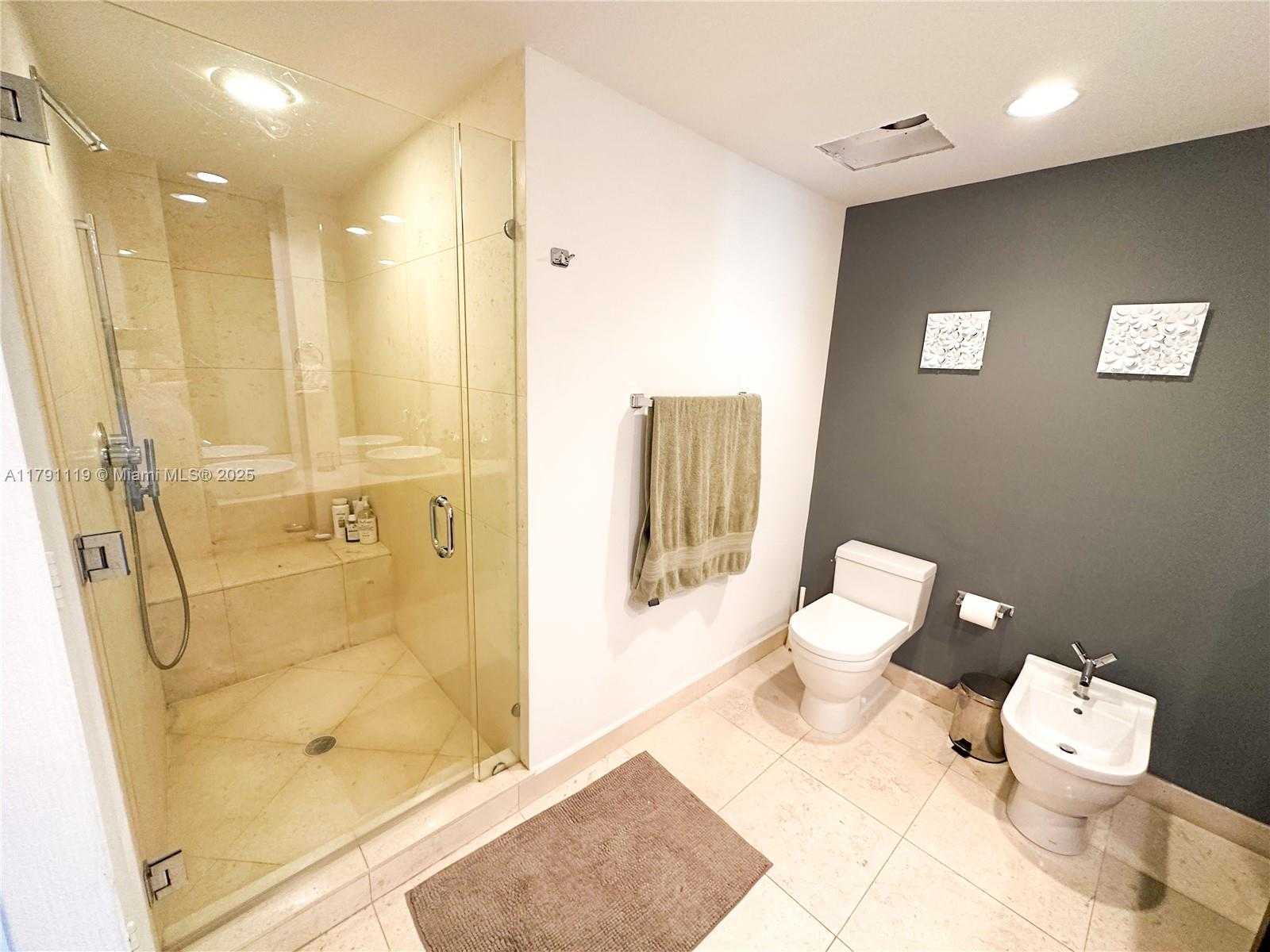 Small Image of 495 BRICKELL AVE #4508, Miami Number 7
