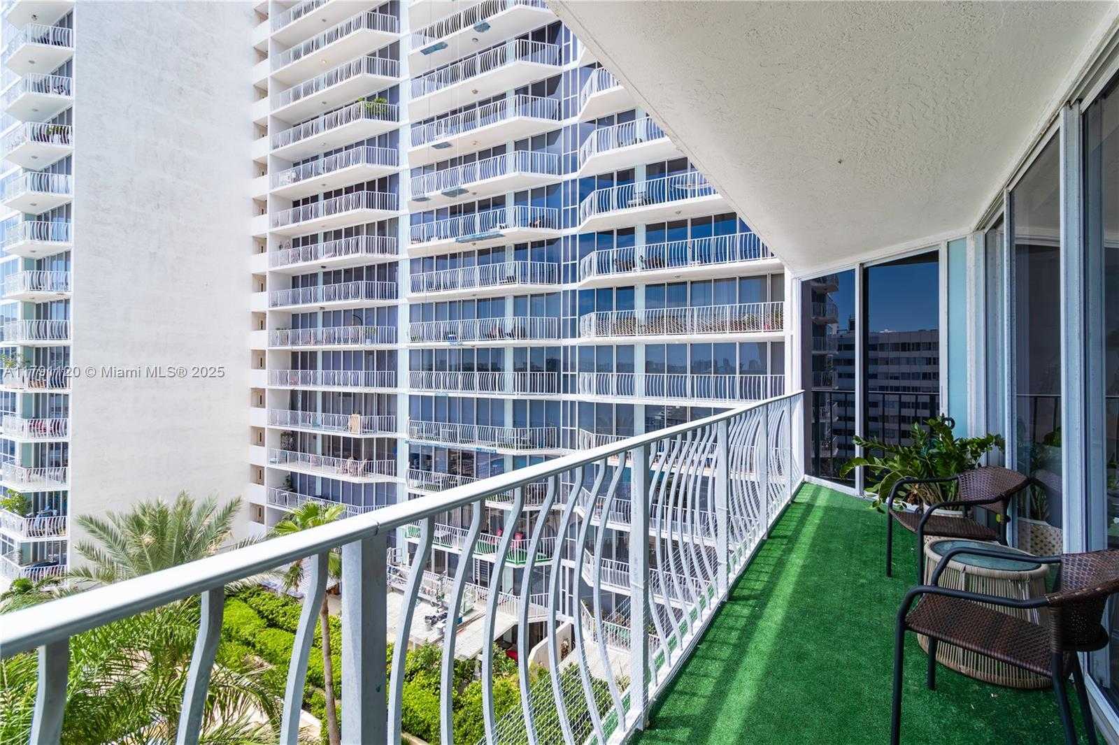 Small Image of 7601 EAST TREASURE DR #923, North Bay Village Number 17