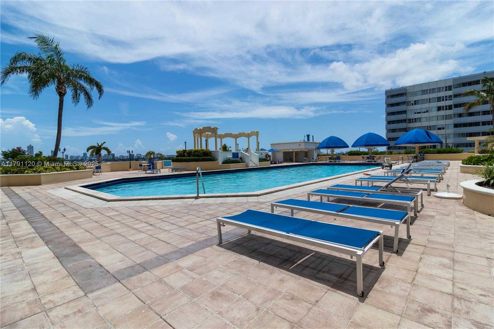 Small Image of 7601 EAST TREASURE DR #923, North Bay Village Number 26
