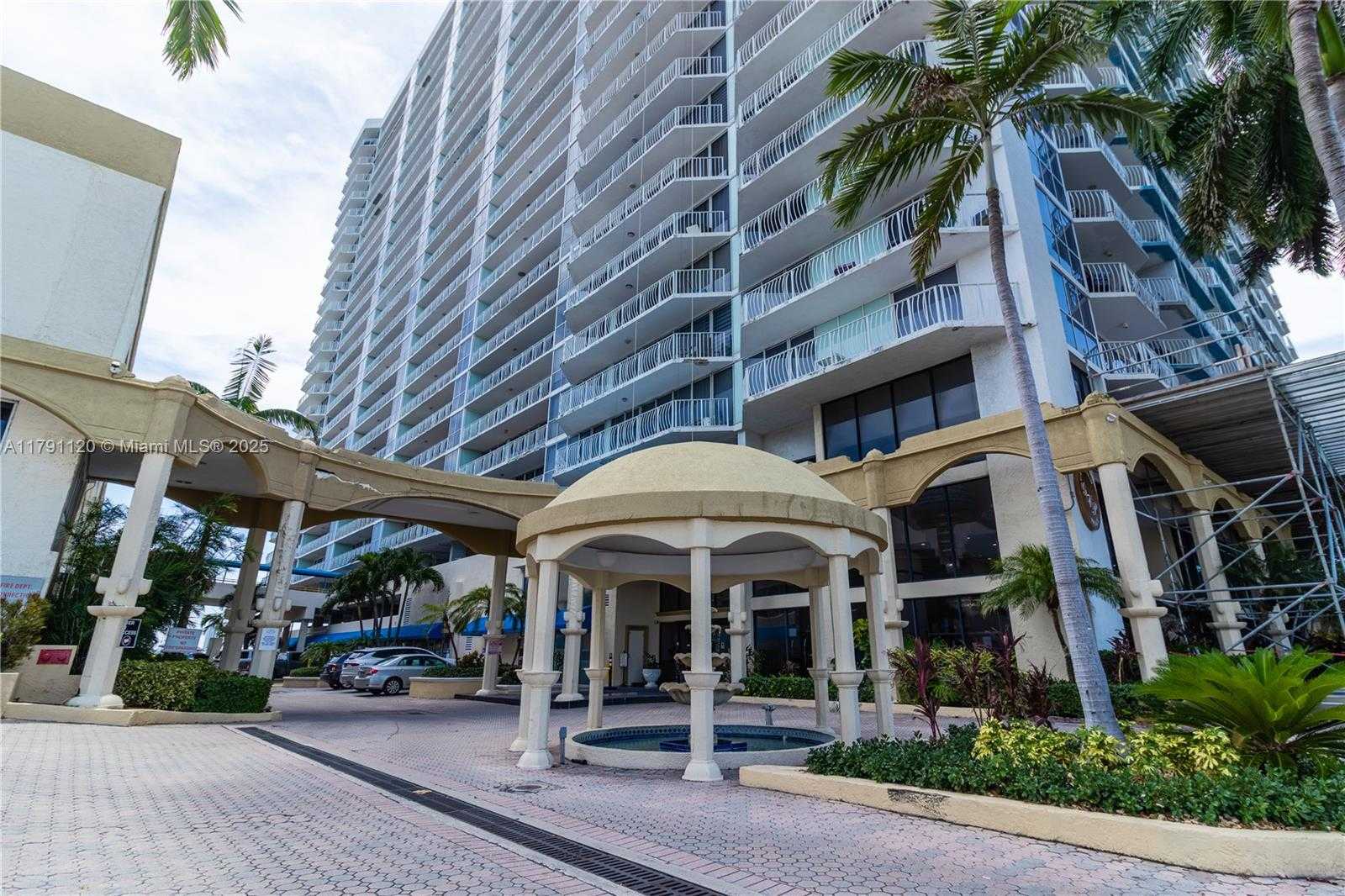 Small Image of 7601 EAST TREASURE DR #923, North Bay Village Number 3