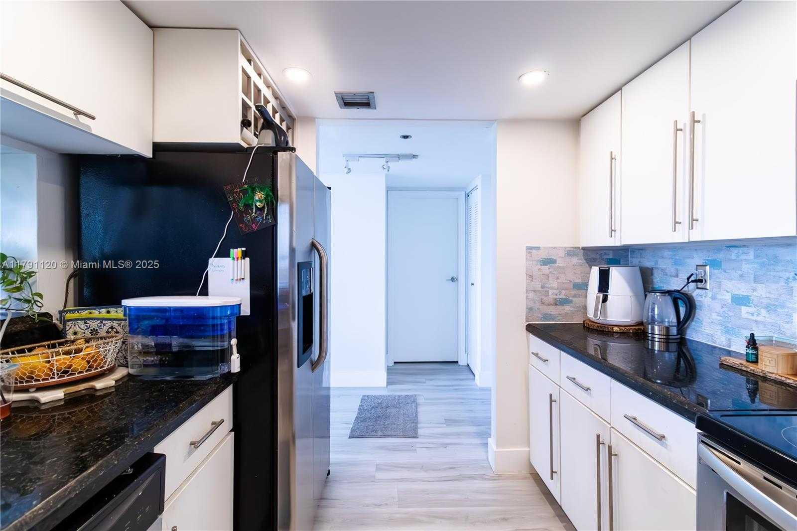Small Image of 7601 EAST TREASURE DR #923, North Bay Village Number 5