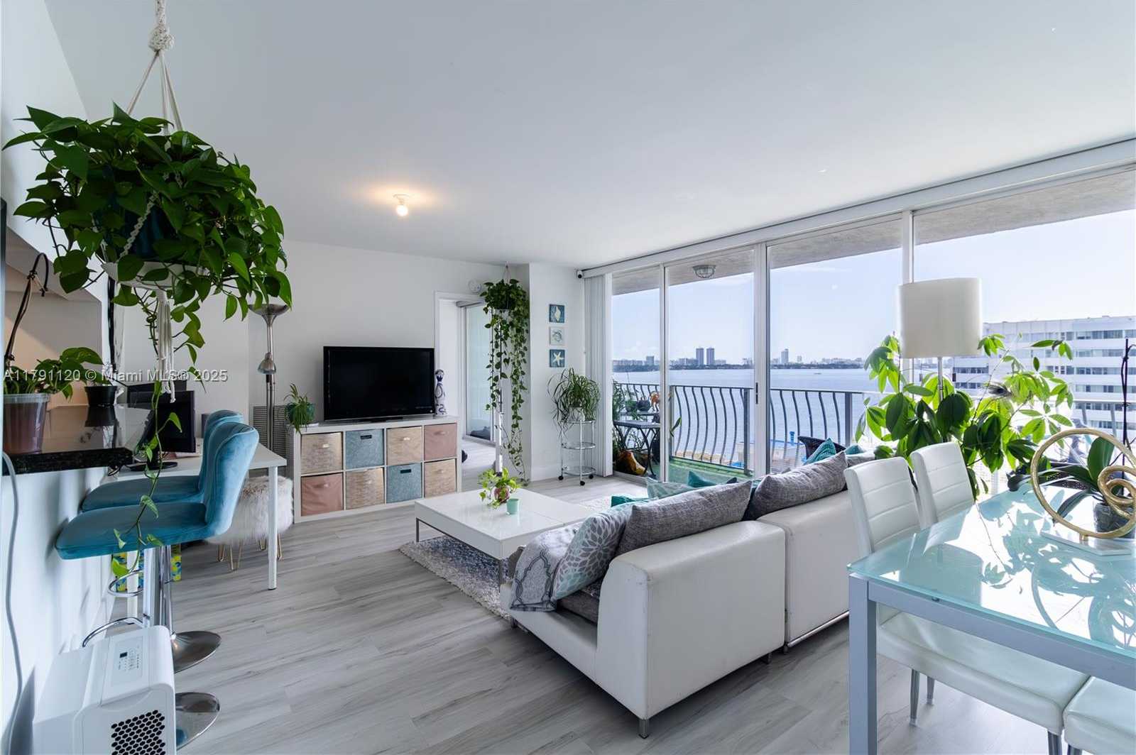 Small Image of 7601 EAST TREASURE DR #923, North Bay Village Number 6