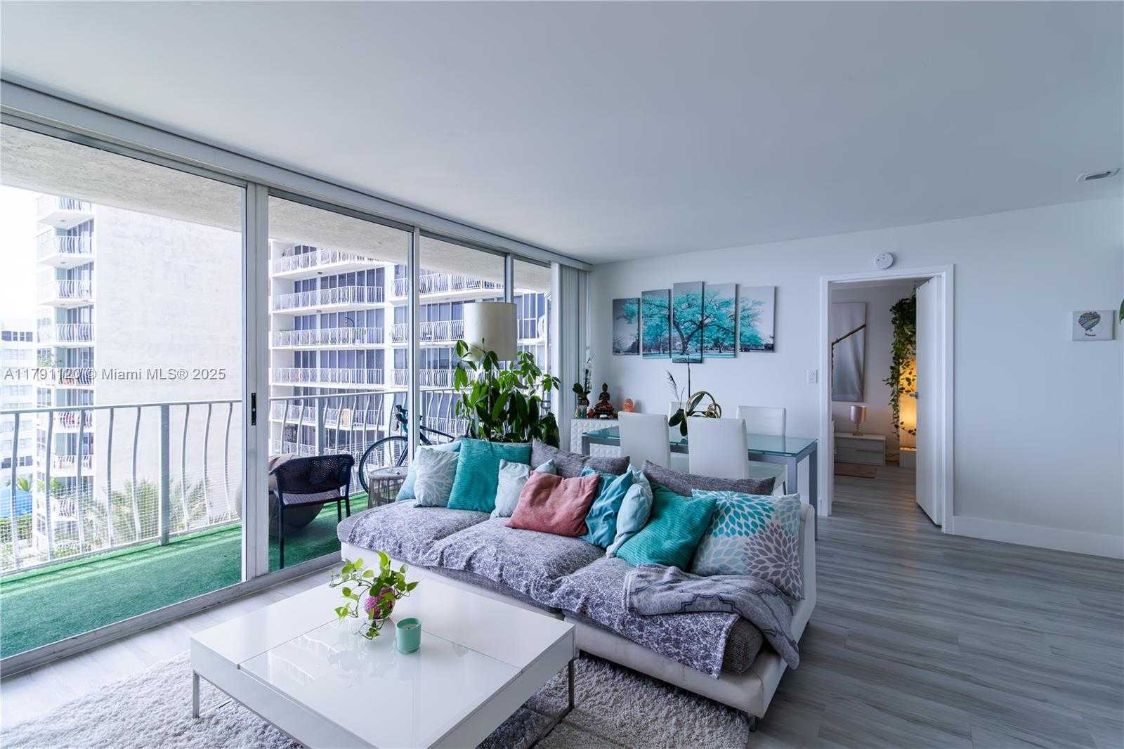 Small Image of 7601 EAST TREASURE DR #923, North Bay Village Number 9