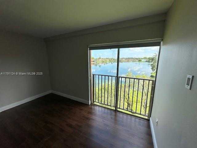 Small Image of 315 NORTH WEST 109TH AVE #211, Miami Number 6