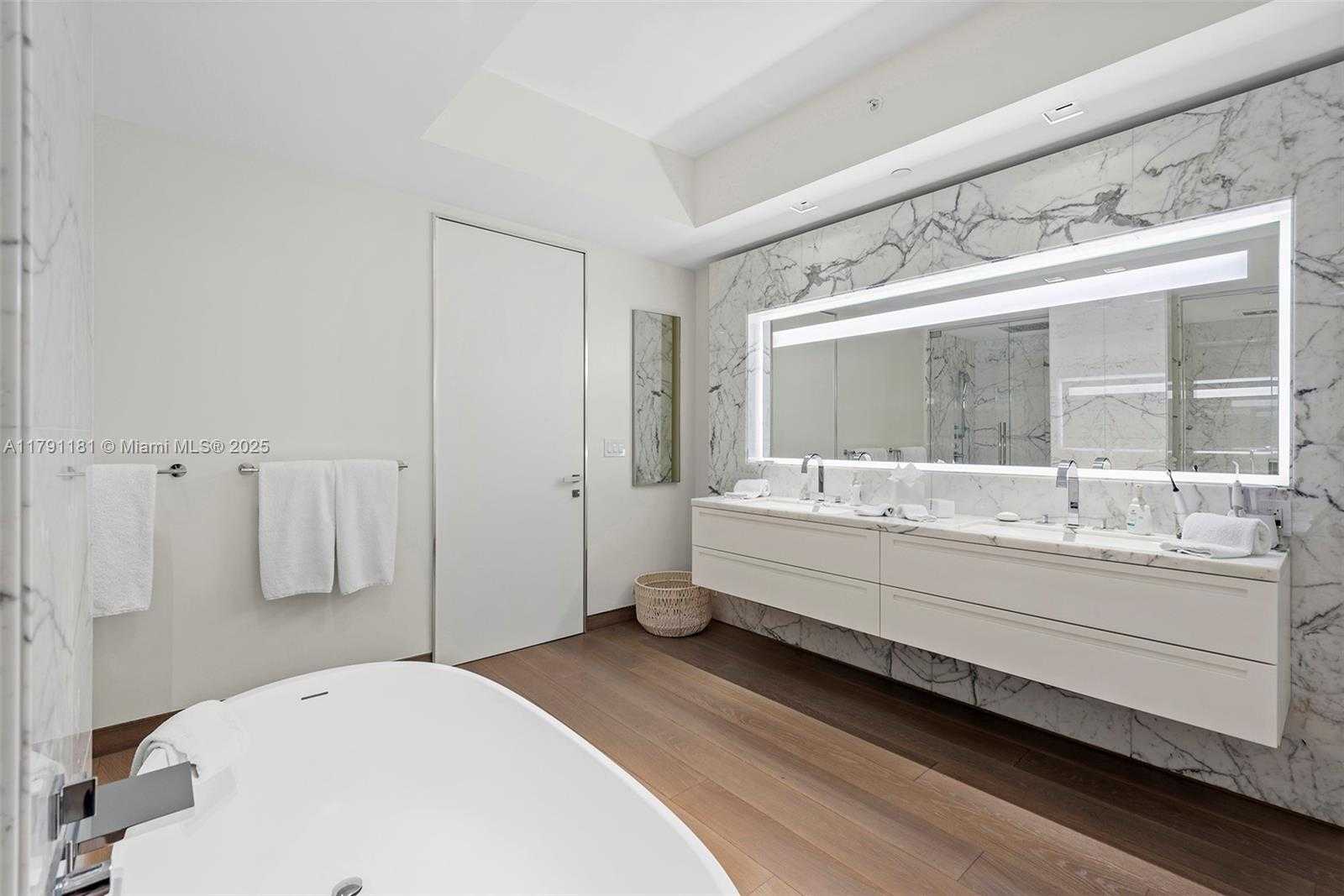 Small Image of 7055 FISHER ISLAND DR #7055, Fisher Island Number 34