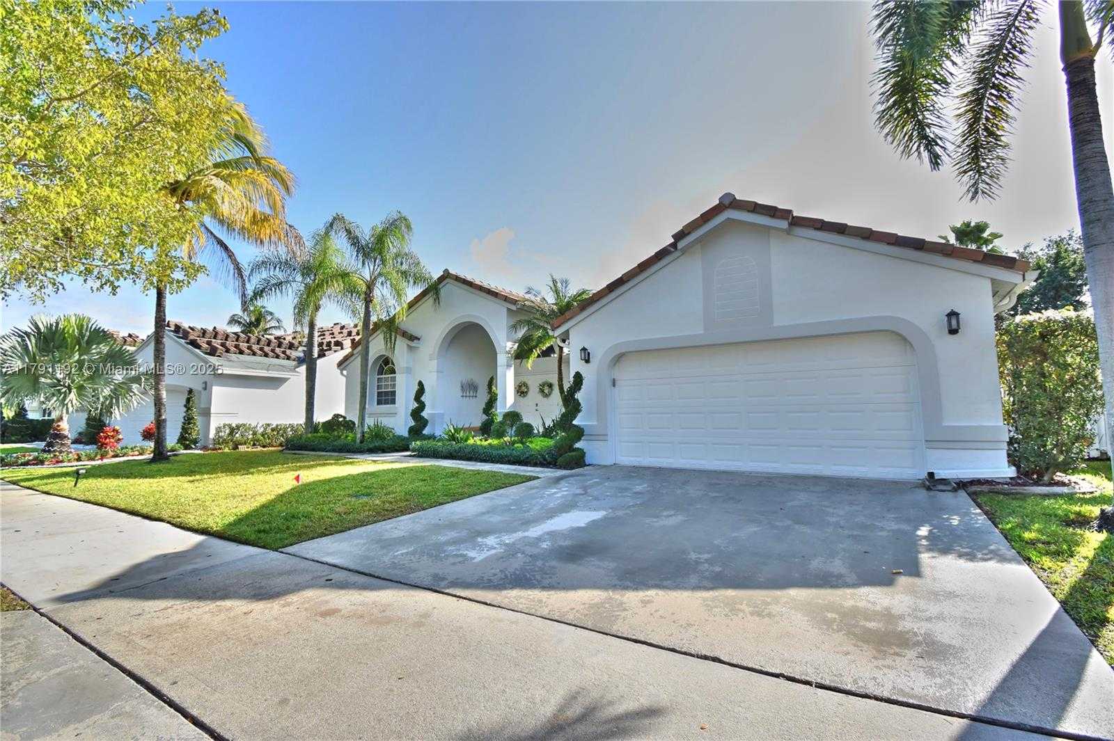 Small Image of 710 LAKE BLVD #-, Weston Number 24