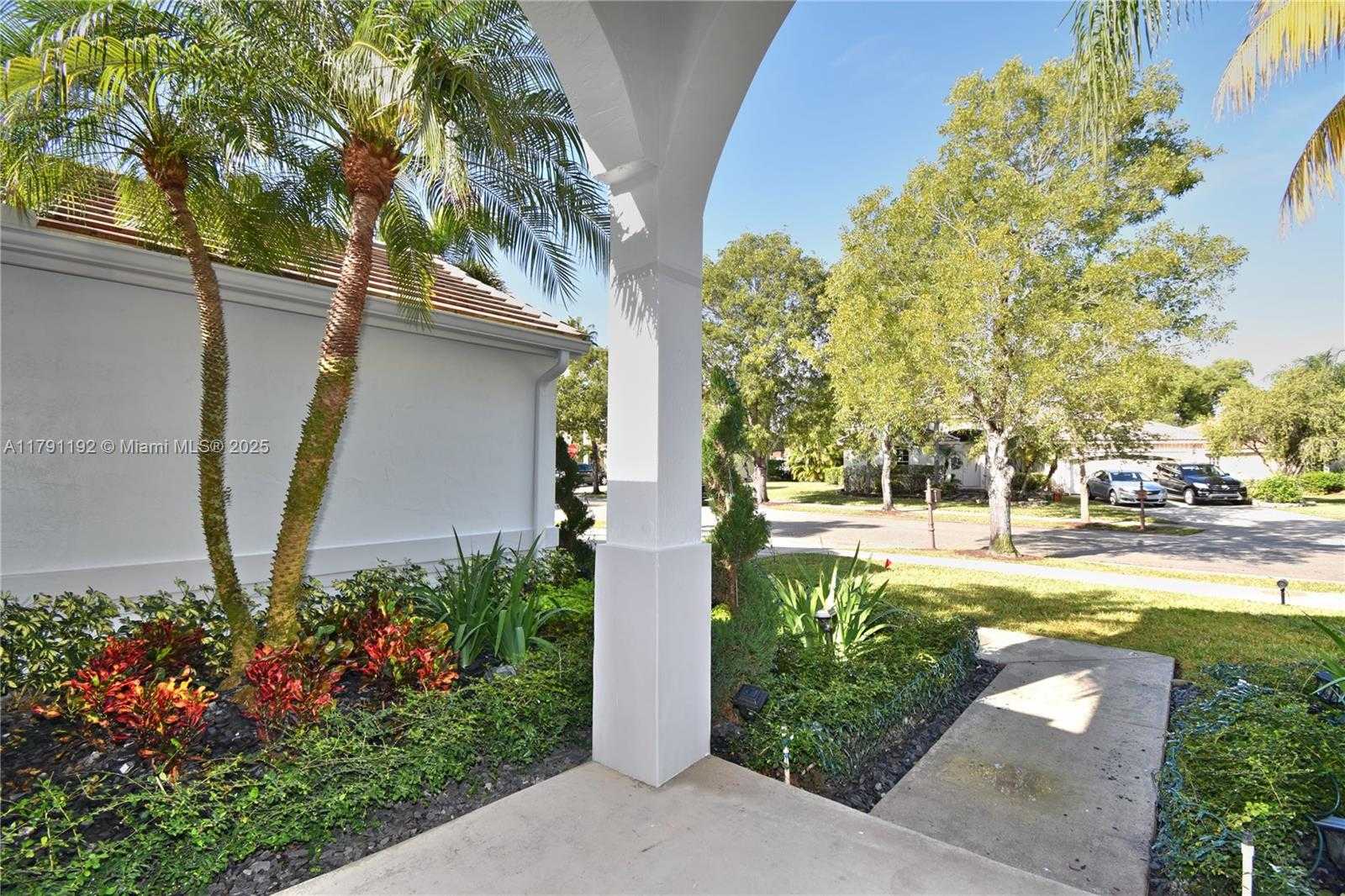 Small Image of 710 LAKE BLVD #-, Weston Number 31