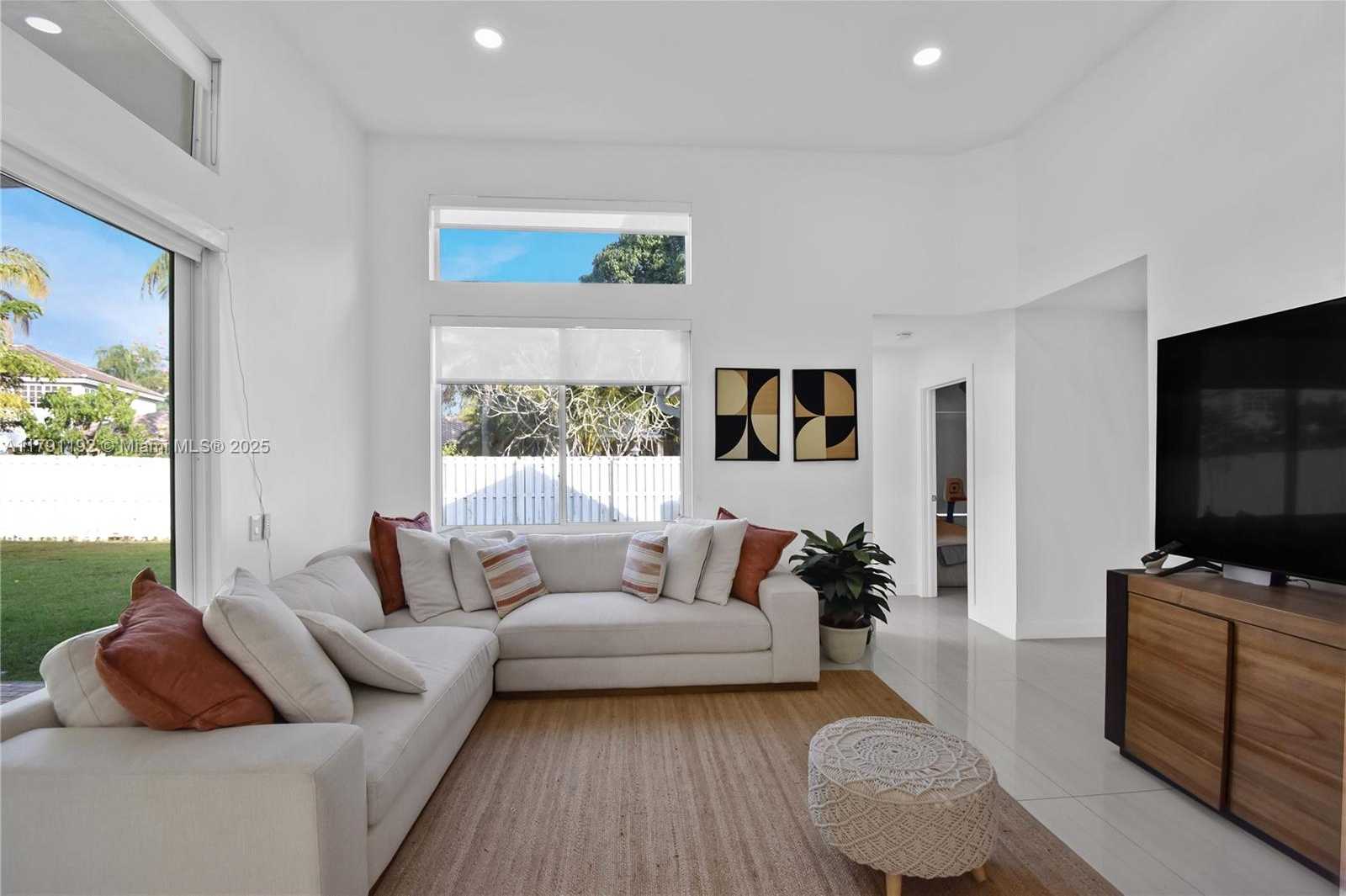 Small Image of 710 LAKE BLVD #-, Weston Number 5