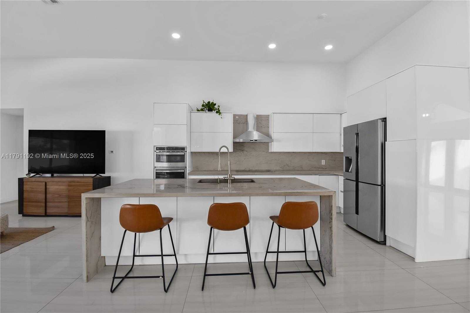 Small Image of 710 LAKE BLVD #-, Weston Number 6