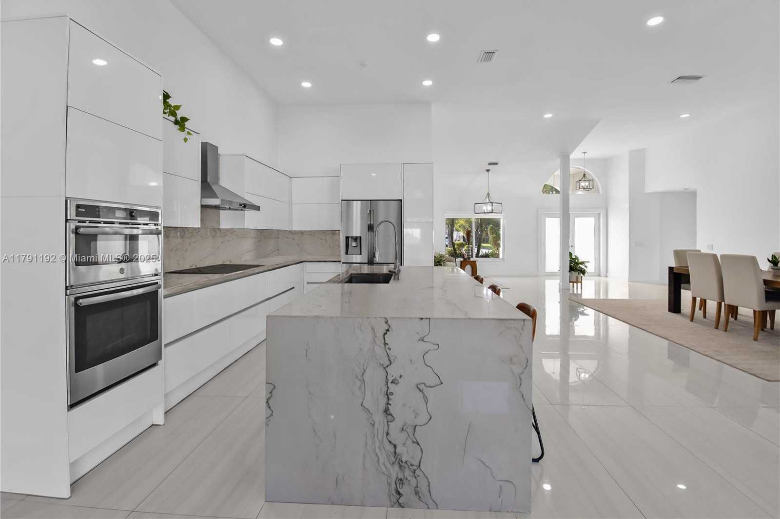 Small Image of 710 LAKE BLVD #-, Weston Number 8