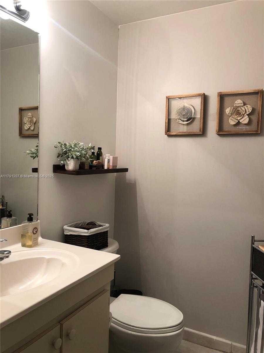 Small Image of 7280 NORTH WEST 114TH AVE #102-8, Doral Number 4