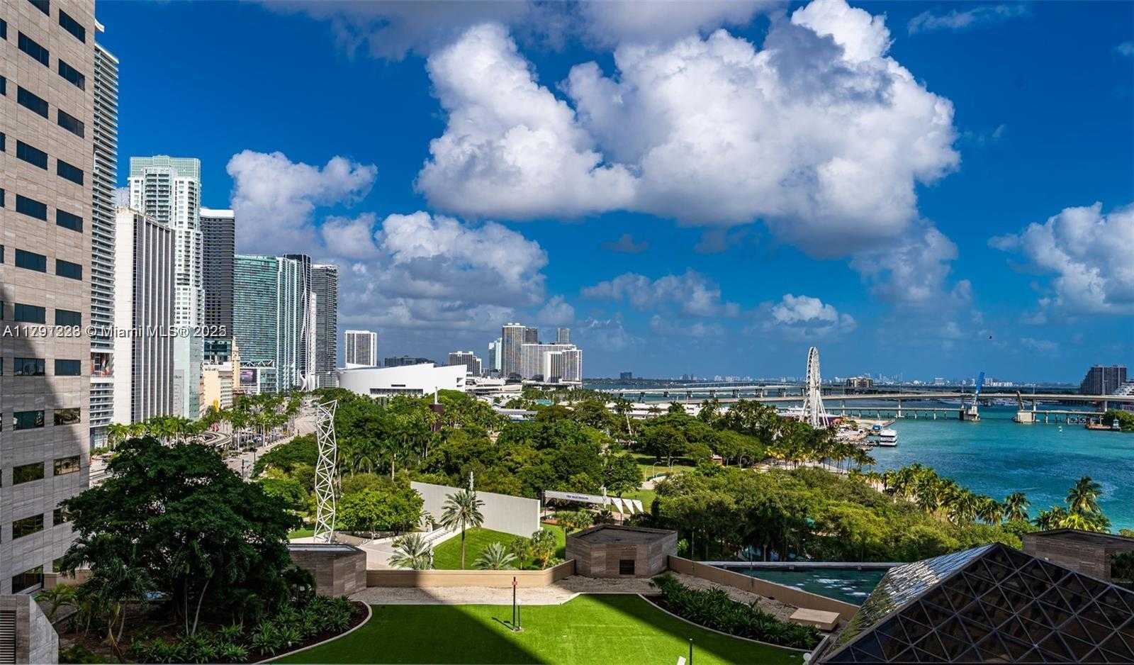 Small Image of 335 SOUTH BISCAYNE BLVD #908, Miami Number 13