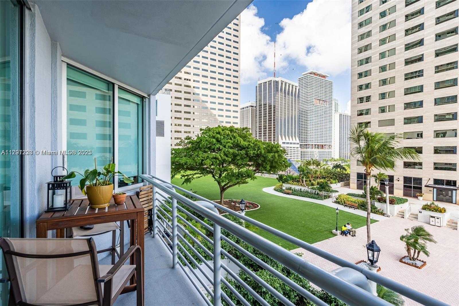 Small Image of 335 SOUTH BISCAYNE BLVD #908, Miami Number 15