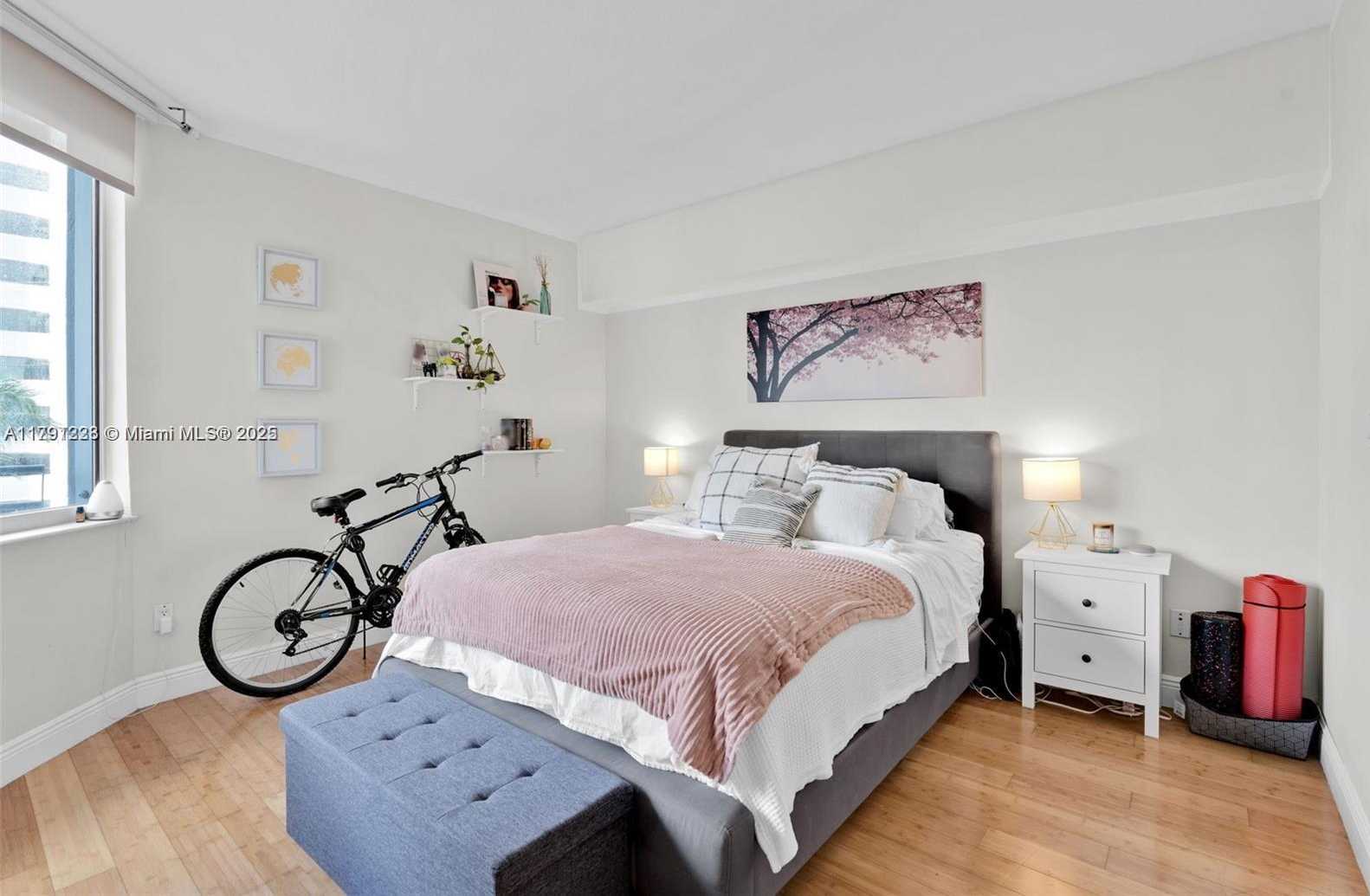 Small Image of 335 SOUTH BISCAYNE BLVD #908, Miami Number 20