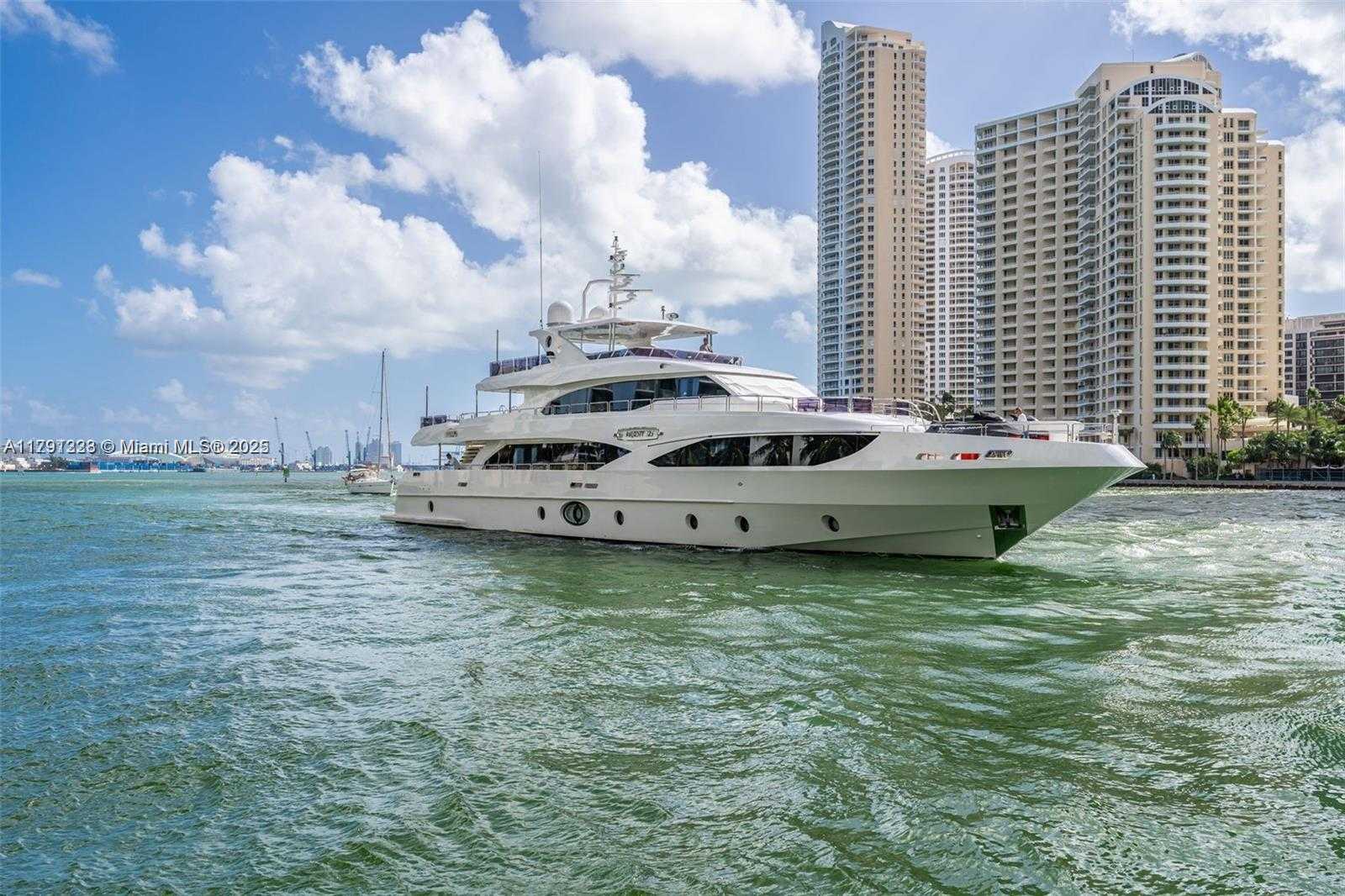 Small Image of 335 SOUTH BISCAYNE BLVD #908, Miami Number 29
