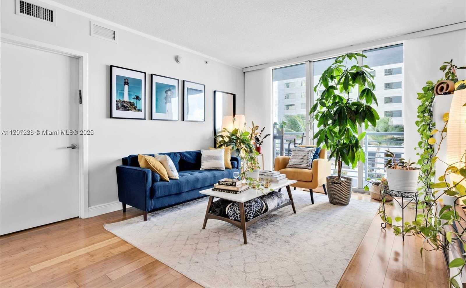 Small Image of 335 SOUTH BISCAYNE BLVD #908, Miami Number 5