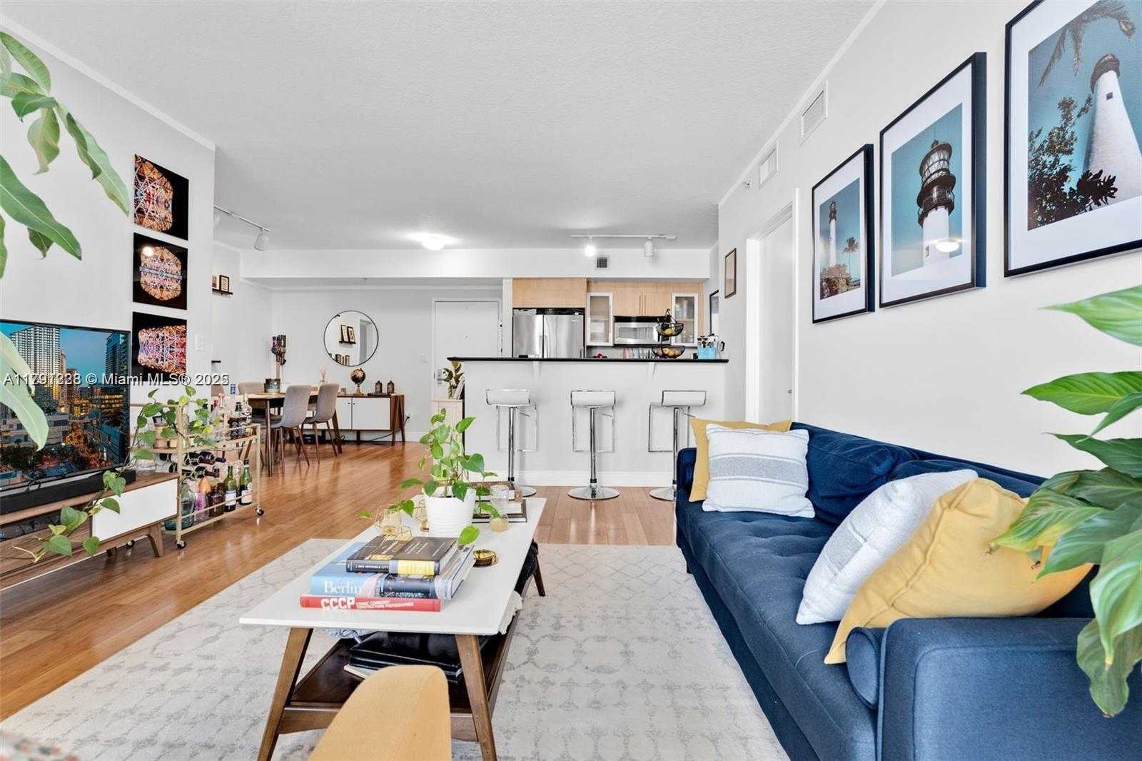 Small Image of 335 SOUTH BISCAYNE BLVD #908, Miami Number 9