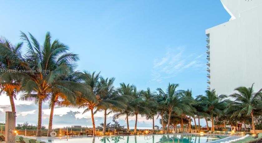 Small Image of 6801 COLLINS AVE #320, Miami Beach Number 10