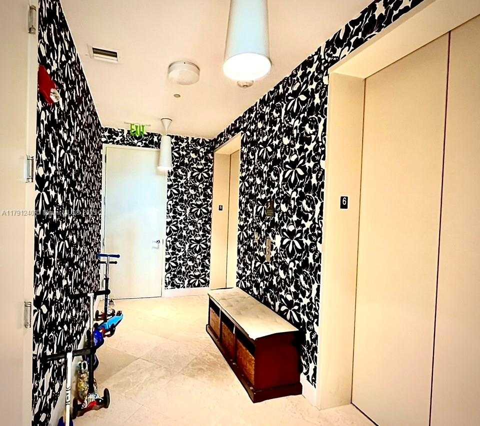 Small Image of 100 SOUTH POINTE DR #604/603, Miami Beach Number 2