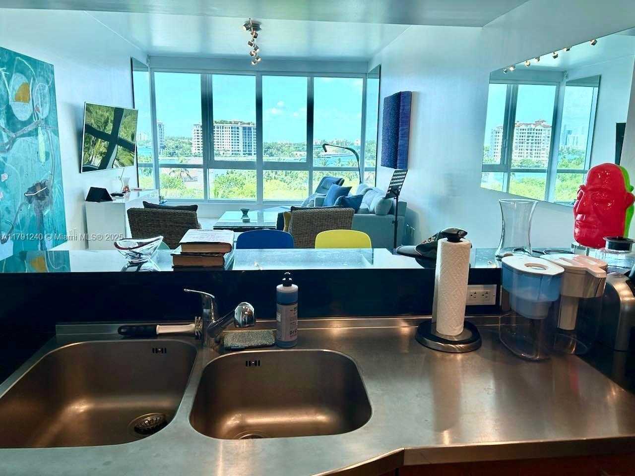 Small Image of 100 SOUTH POINTE DR #604/603, Miami Beach Number 22