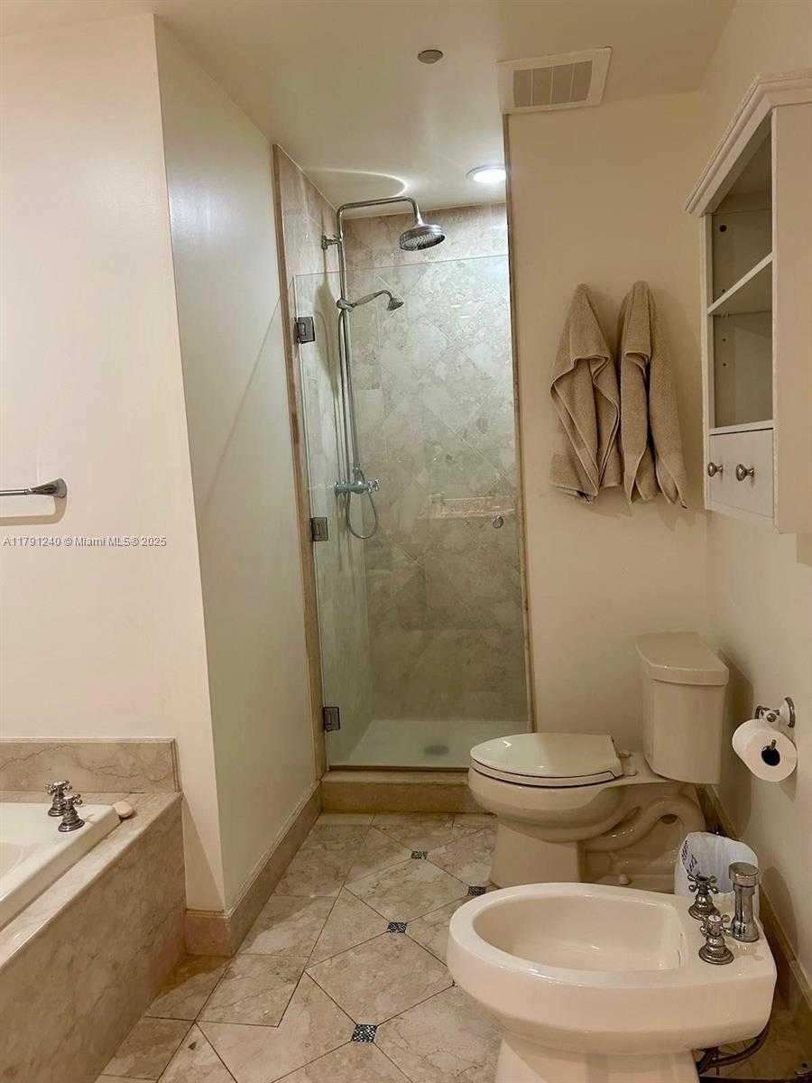 Small Image of 100 SOUTH POINTE DR #604/603, Miami Beach Number 34