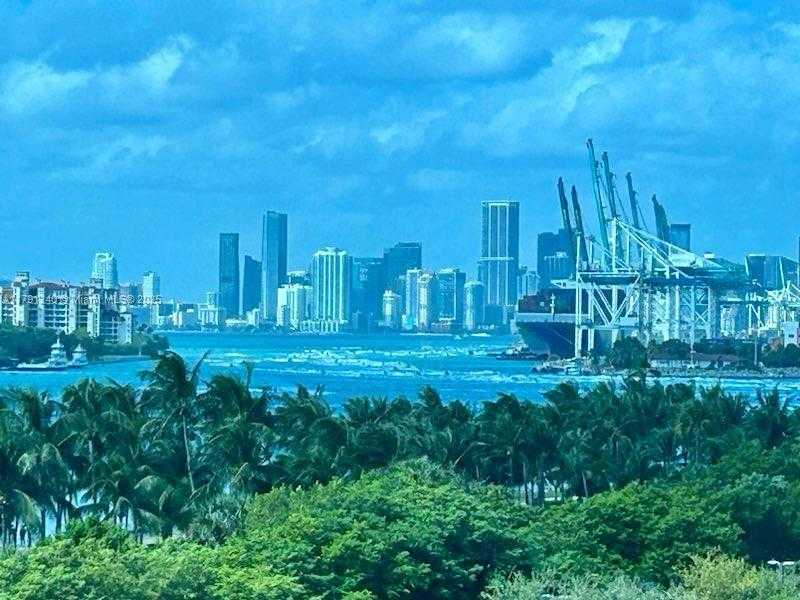 Small Image of 100 SOUTH POINTE DR #604/603, Miami Beach Number 37