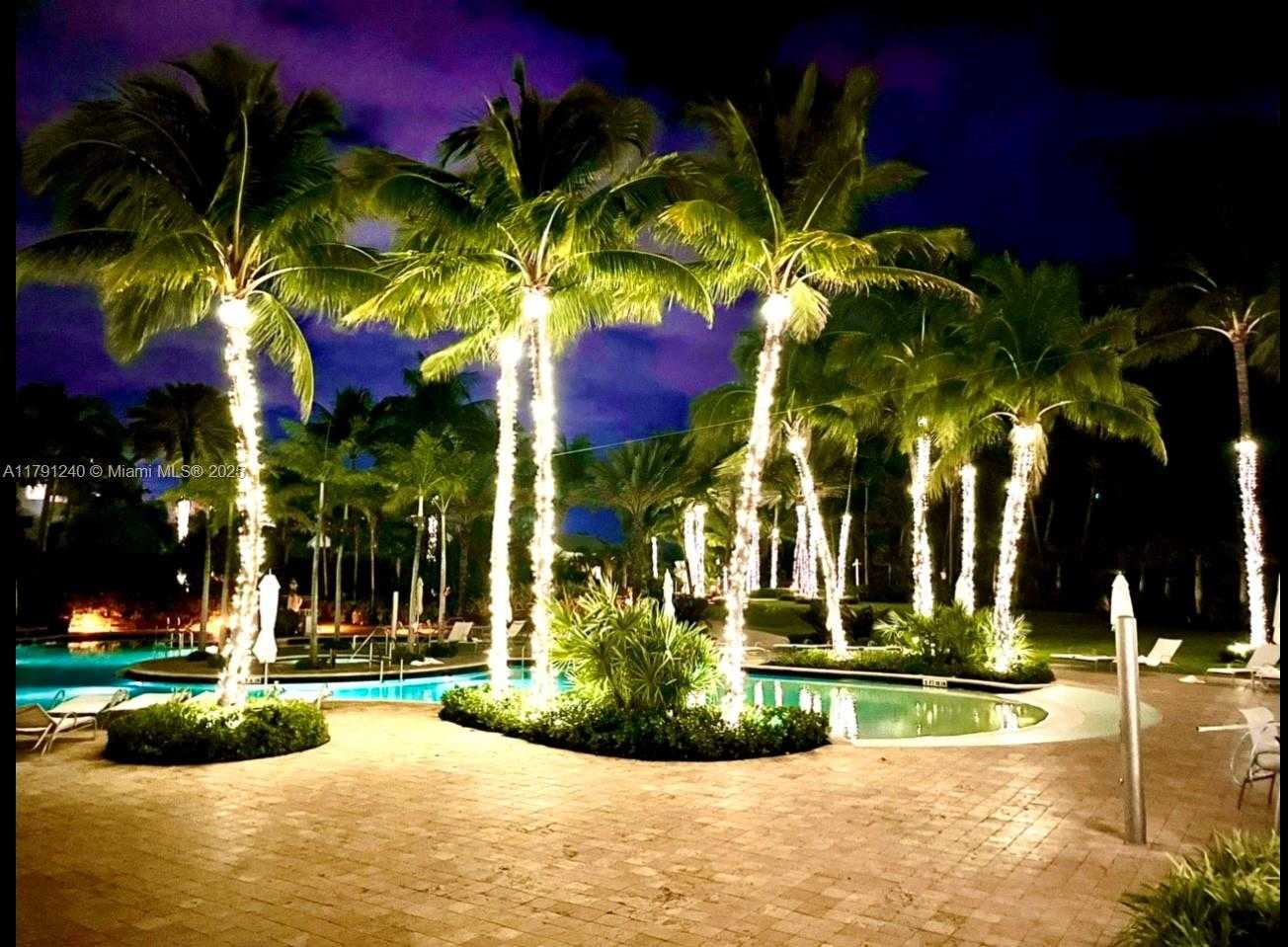 Small Image of 100 SOUTH POINTE DR #604/603, Miami Beach Number 49