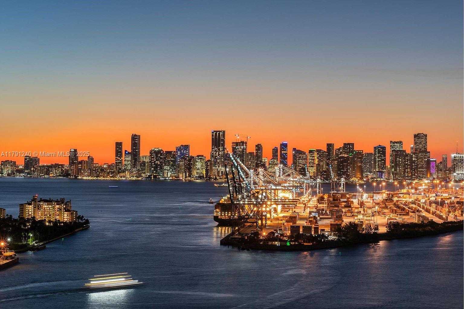 Small Image of 100 SOUTH POINTE DR #604/603, Miami Beach Number 53