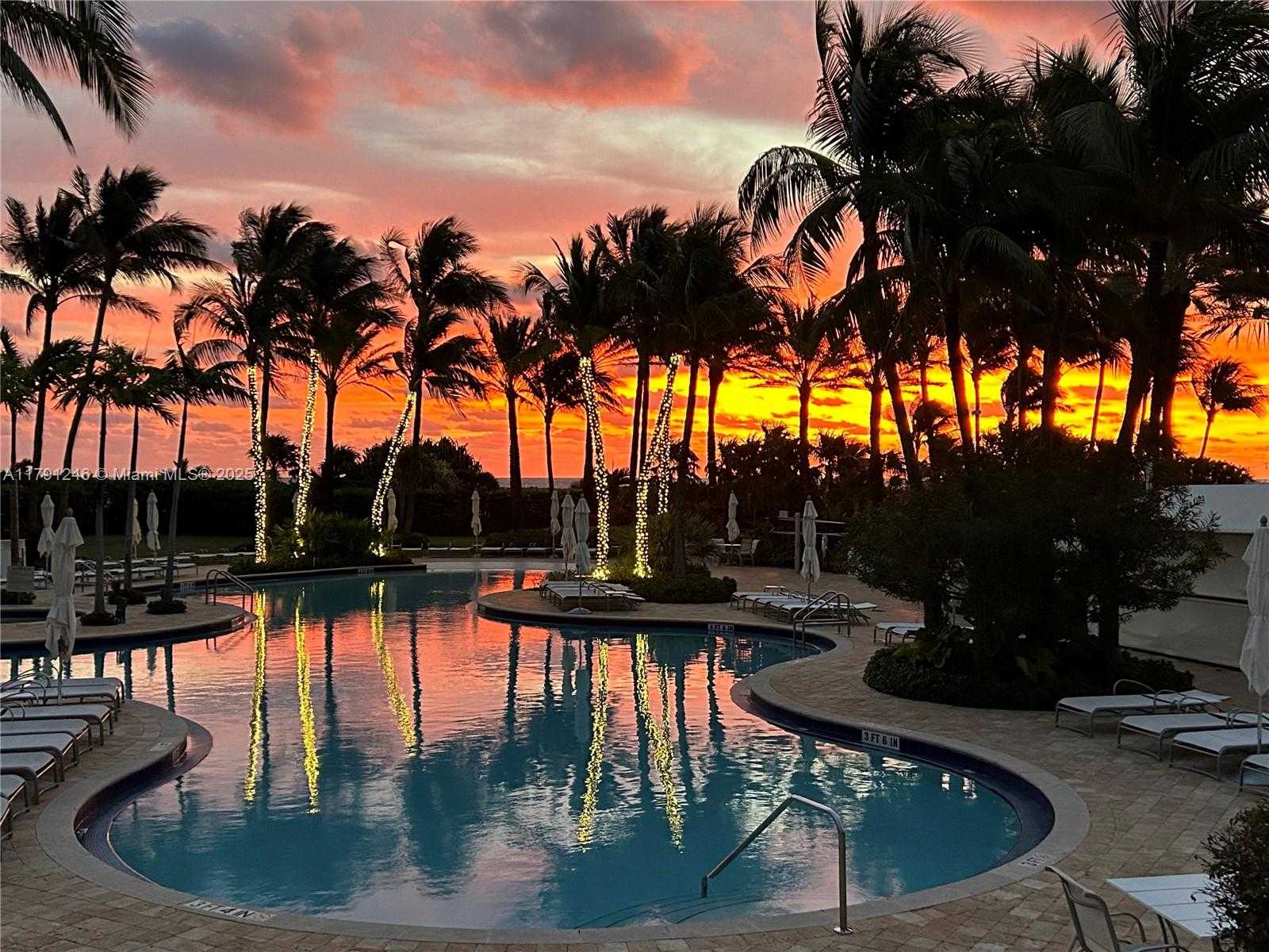 Small Image of 100 SOUTH POINTE DR #604, Miami Beach Number 14