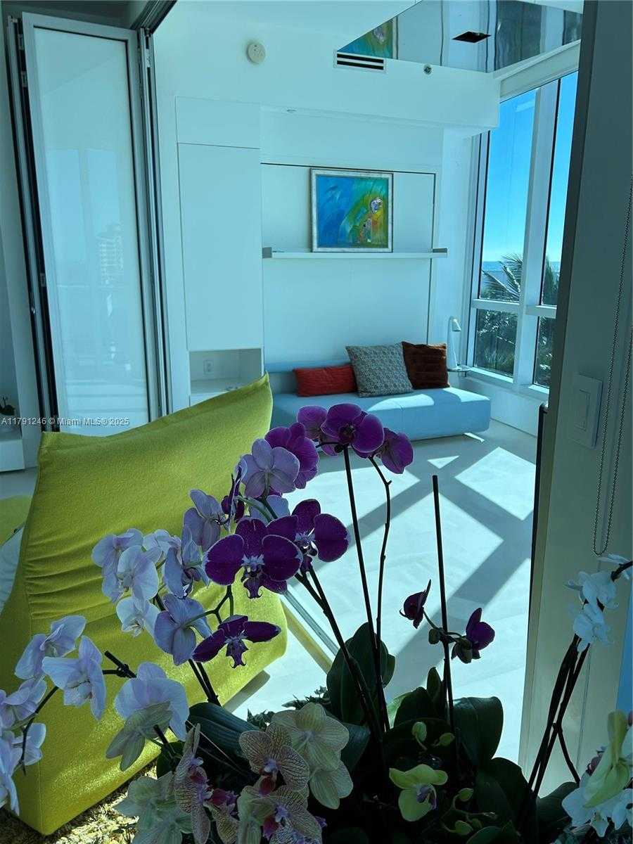 Small Image of 100 SOUTH POINTE DR #604, Miami Beach Number 16