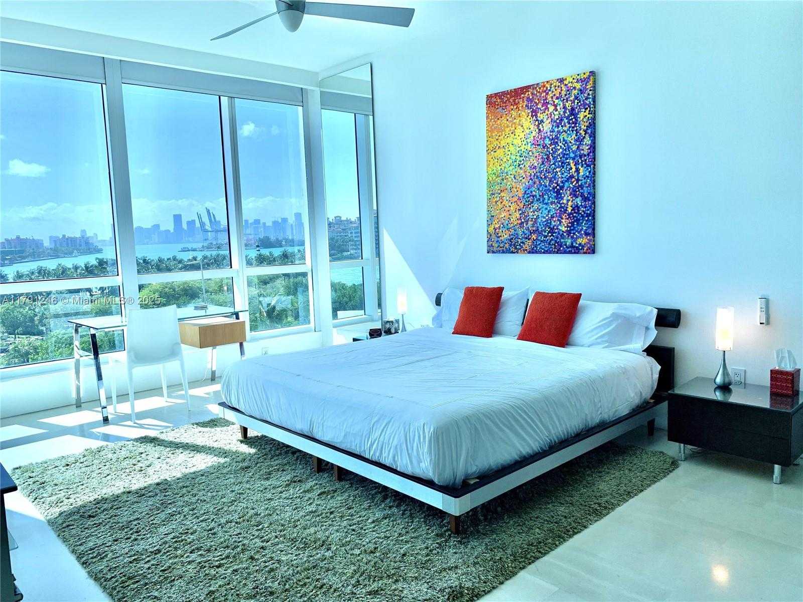 Small Image of 100 SOUTH POINTE DR #604, Miami Beach Number 26