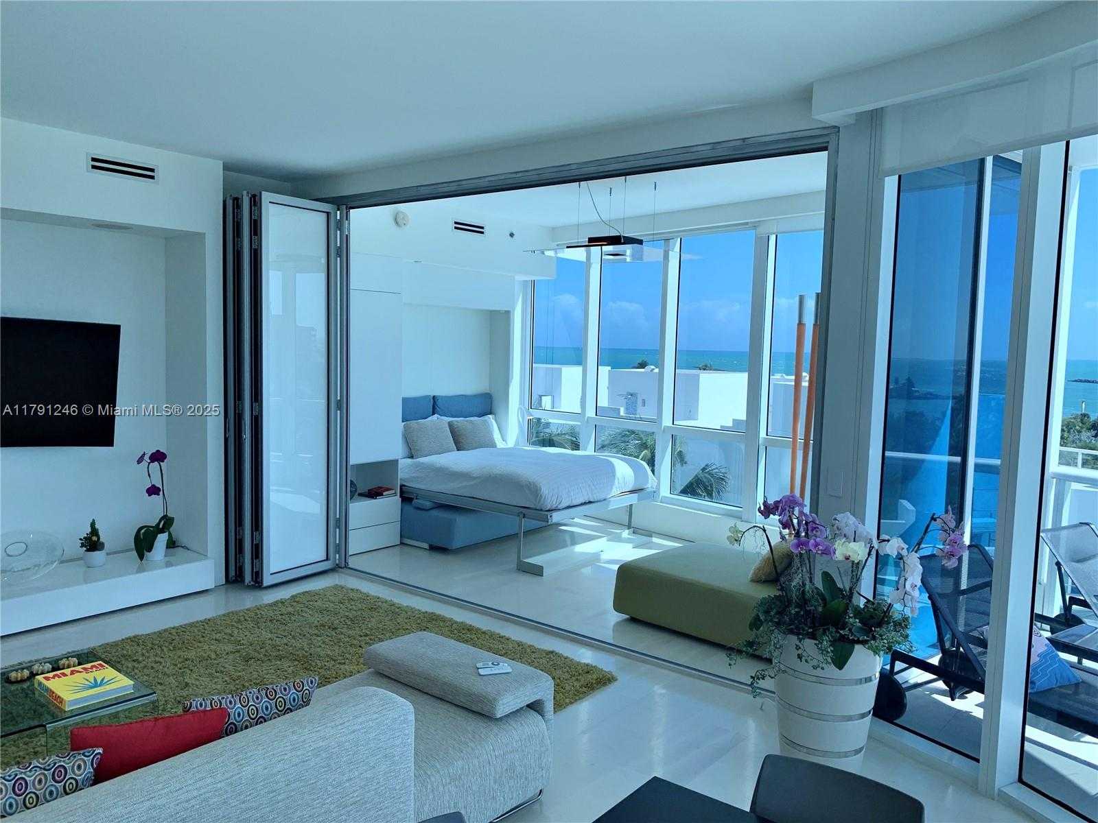 Small Image of 100 SOUTH POINTE DR #604, Miami Beach Number 27