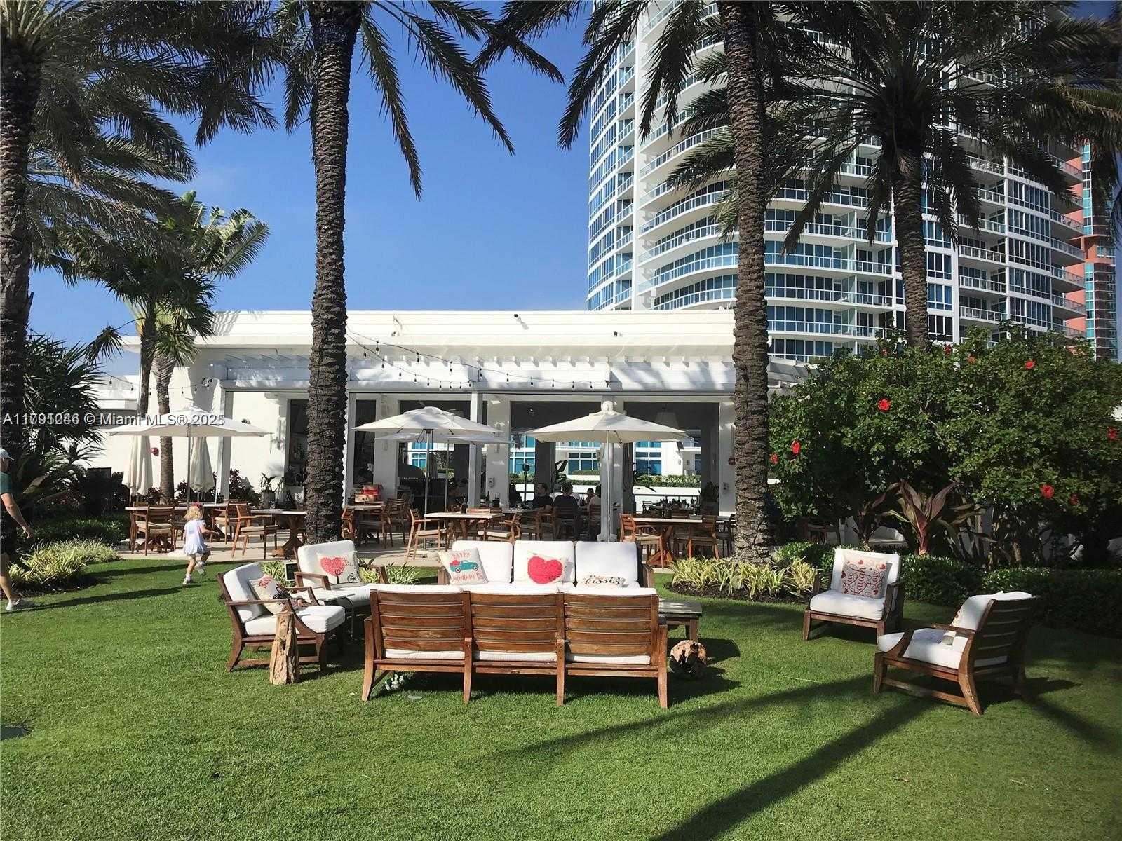Small Image of 100 SOUTH POINTE DR #604, Miami Beach Number 32