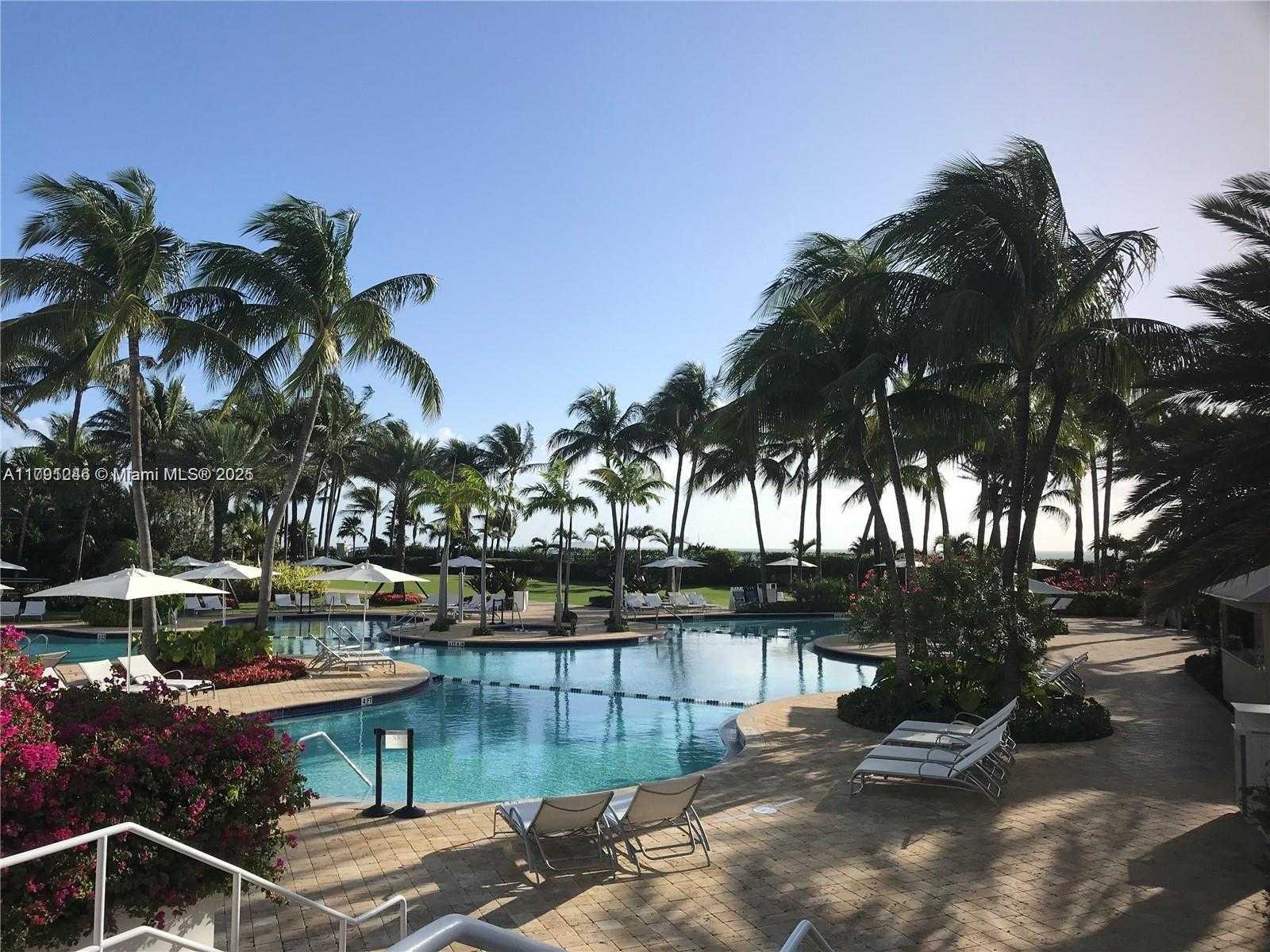 Small Image of 100 SOUTH POINTE DR #604, Miami Beach Number 33