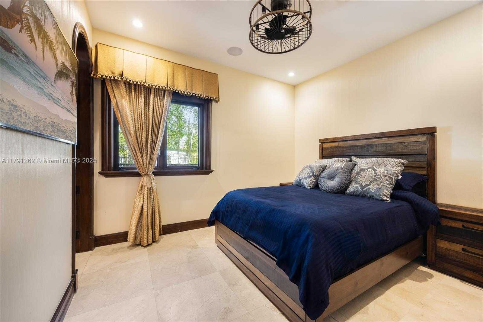 Small Image of 6016 LEONARDO ST, Coral Gables Number 19