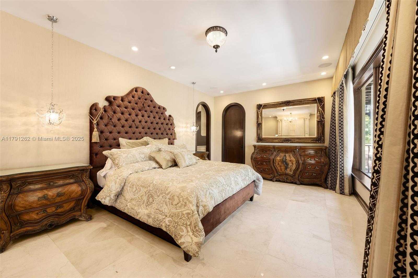Small Image of 6016 LEONARDO ST, Coral Gables Number 22