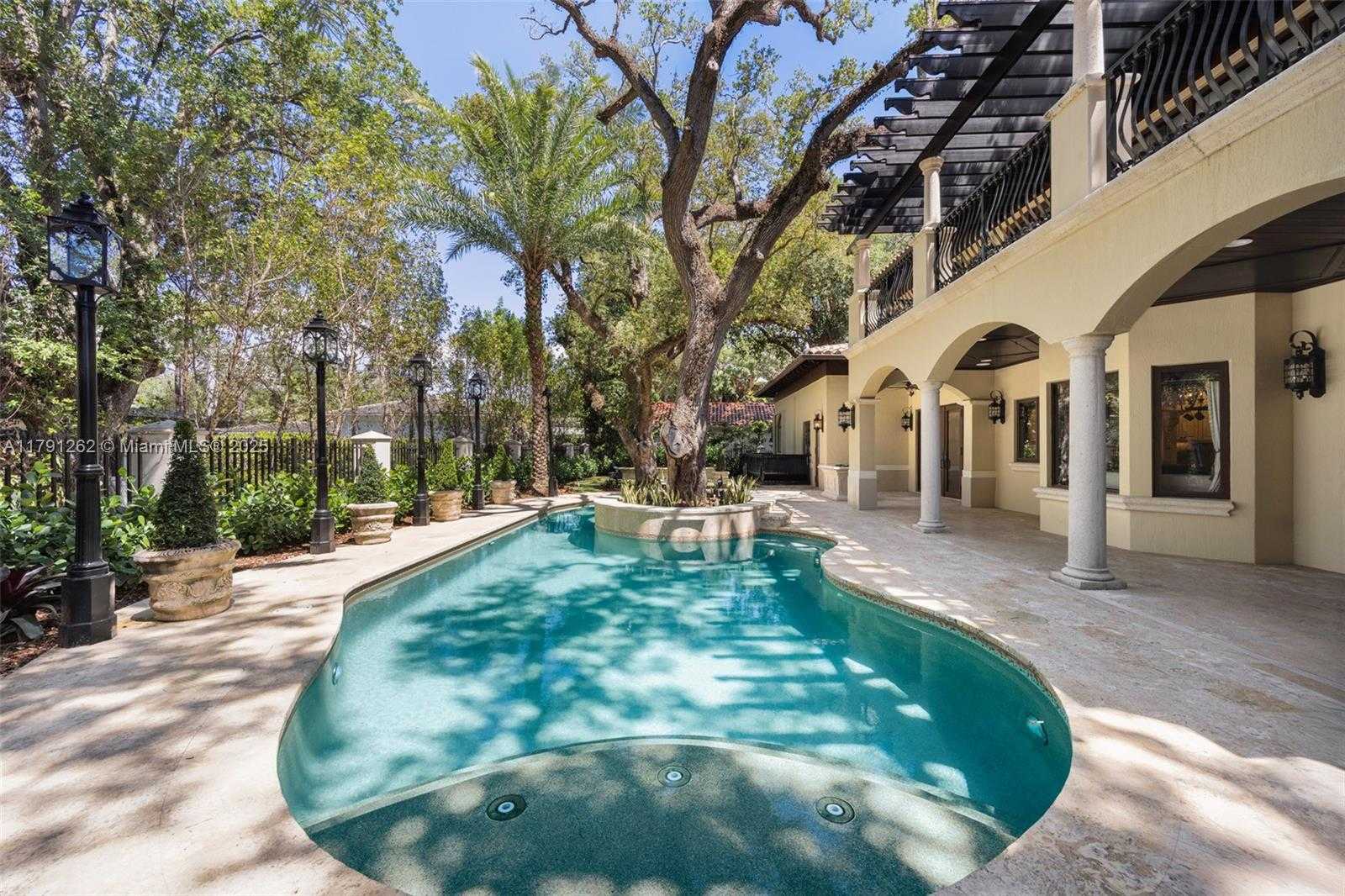 Small Image of 6016 LEONARDO ST, Coral Gables Number 36