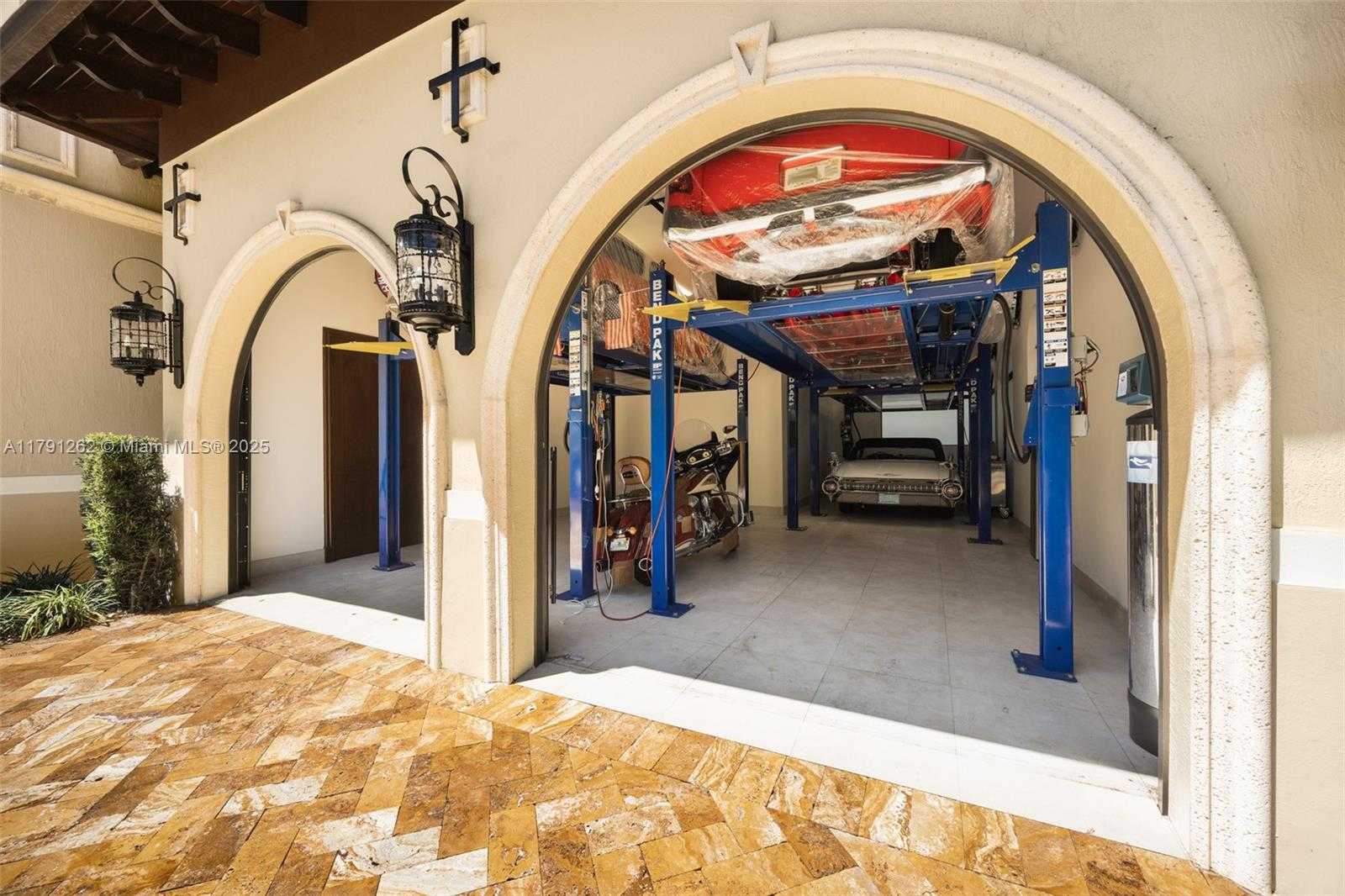 Small Image of 6016 LEONARDO ST, Coral Gables Number 39