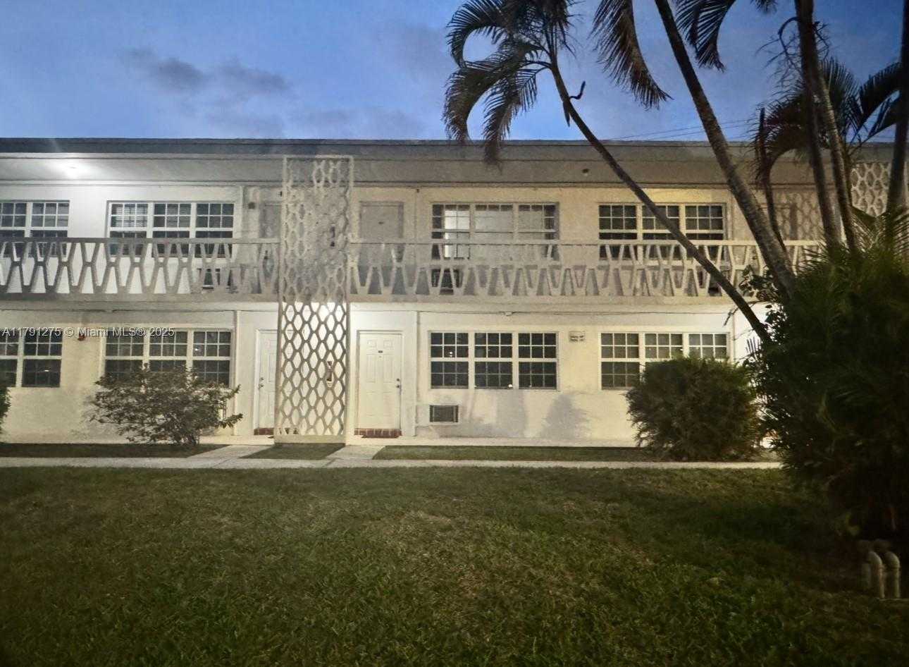 Small Image of 1471 NORTH EAST 170TH ST #119A, North Miami Beach Number 3